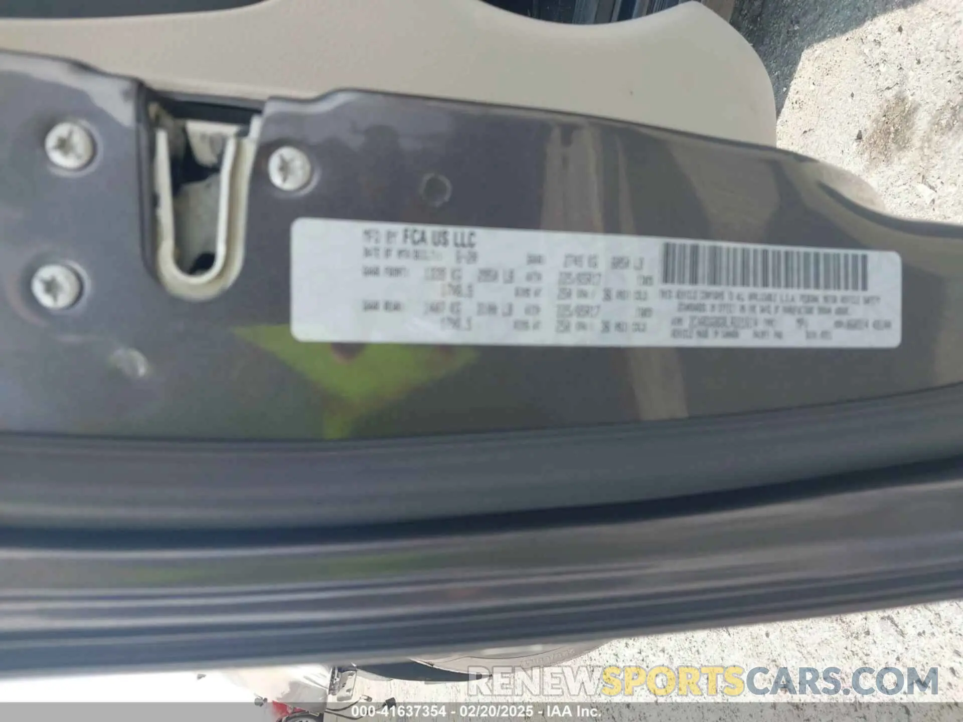 9 Photograph of a damaged car 2C4RDGBG8LR221614 DODGE GRAND CARAVAN 2020