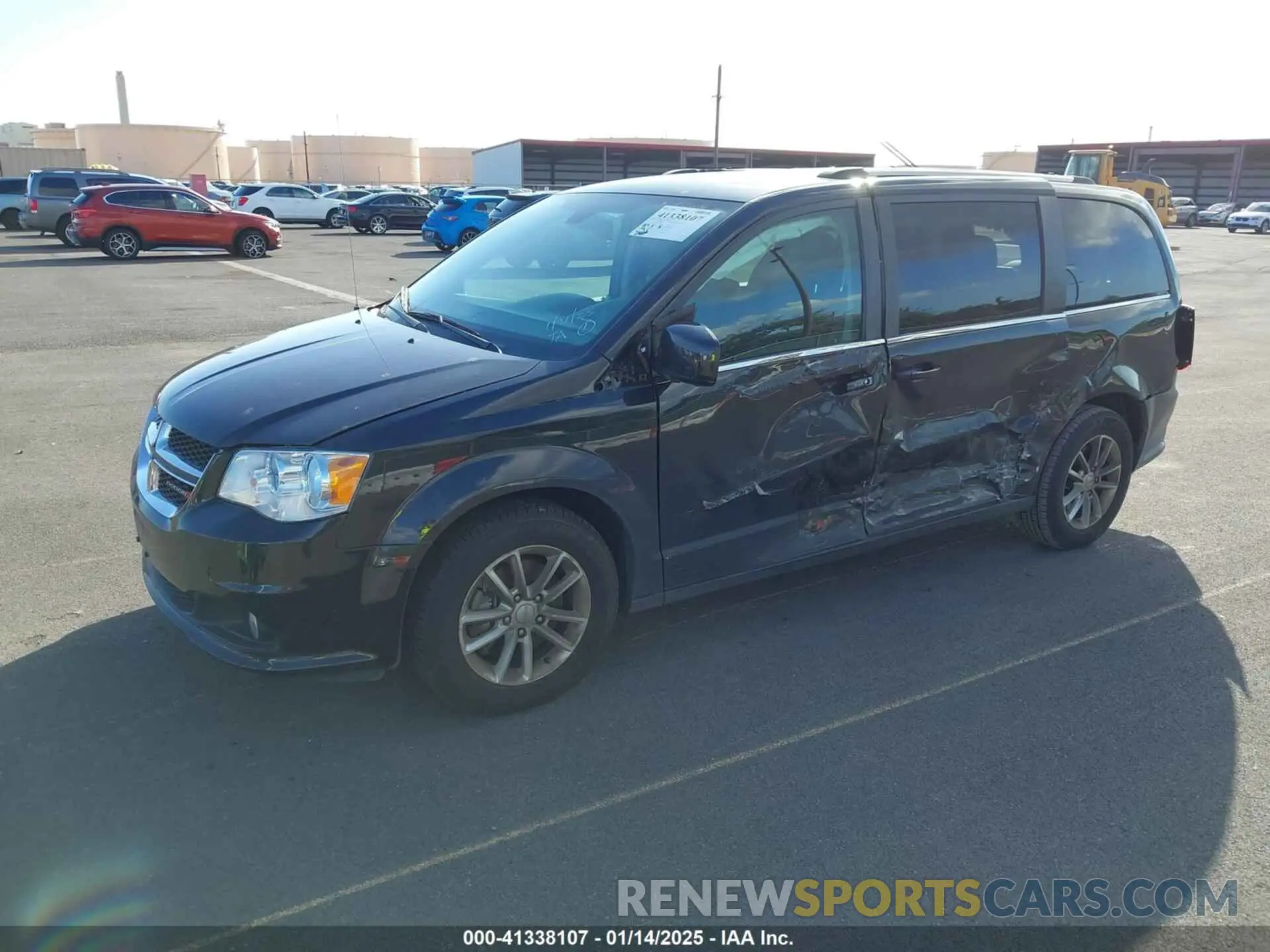 2 Photograph of a damaged car 2C4RDGCG1LR248961 DODGE GRAND CARAVAN 2020