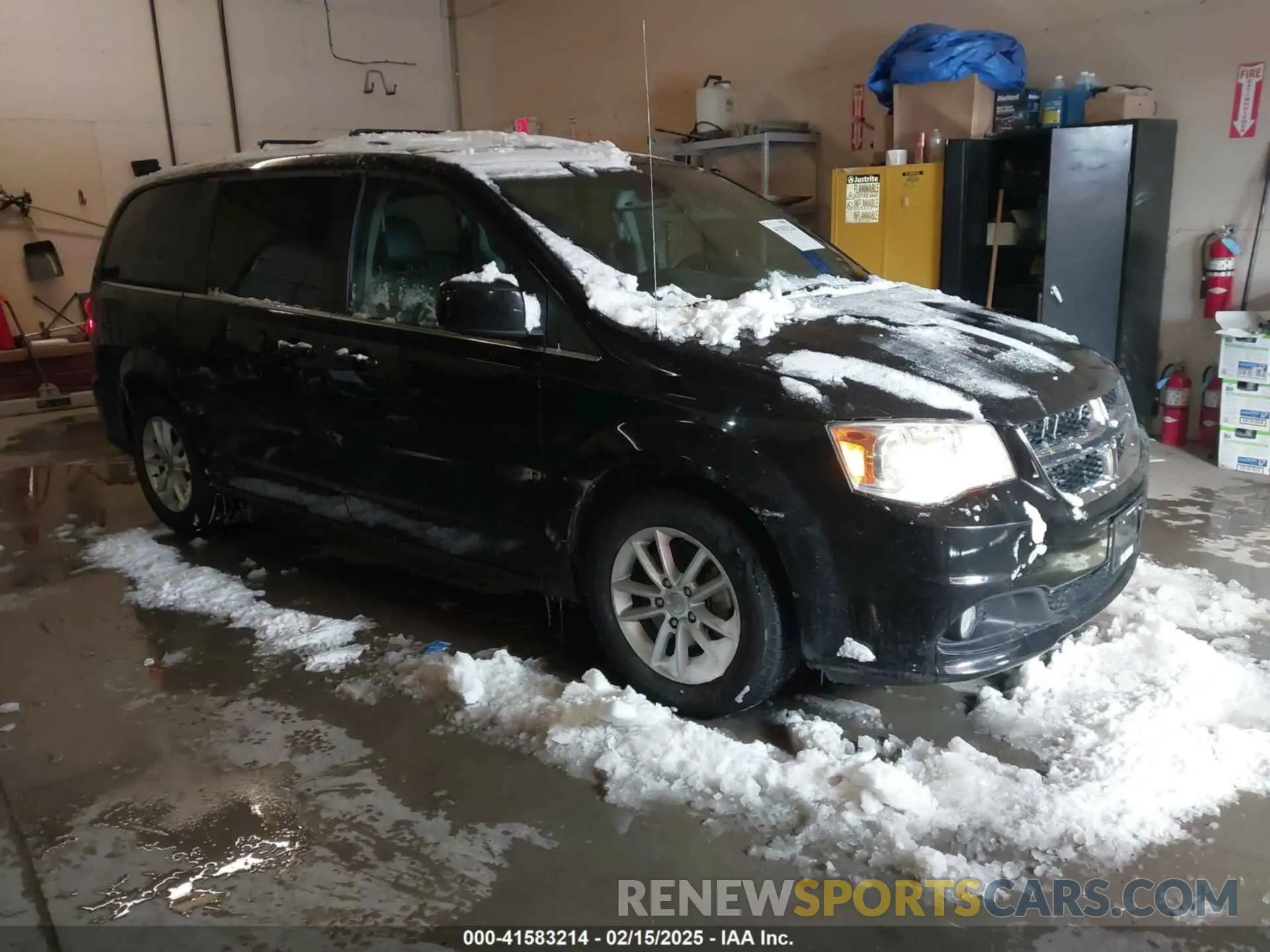 1 Photograph of a damaged car 2C4RDGCG3LR161577 DODGE GRAND CARAVAN 2020