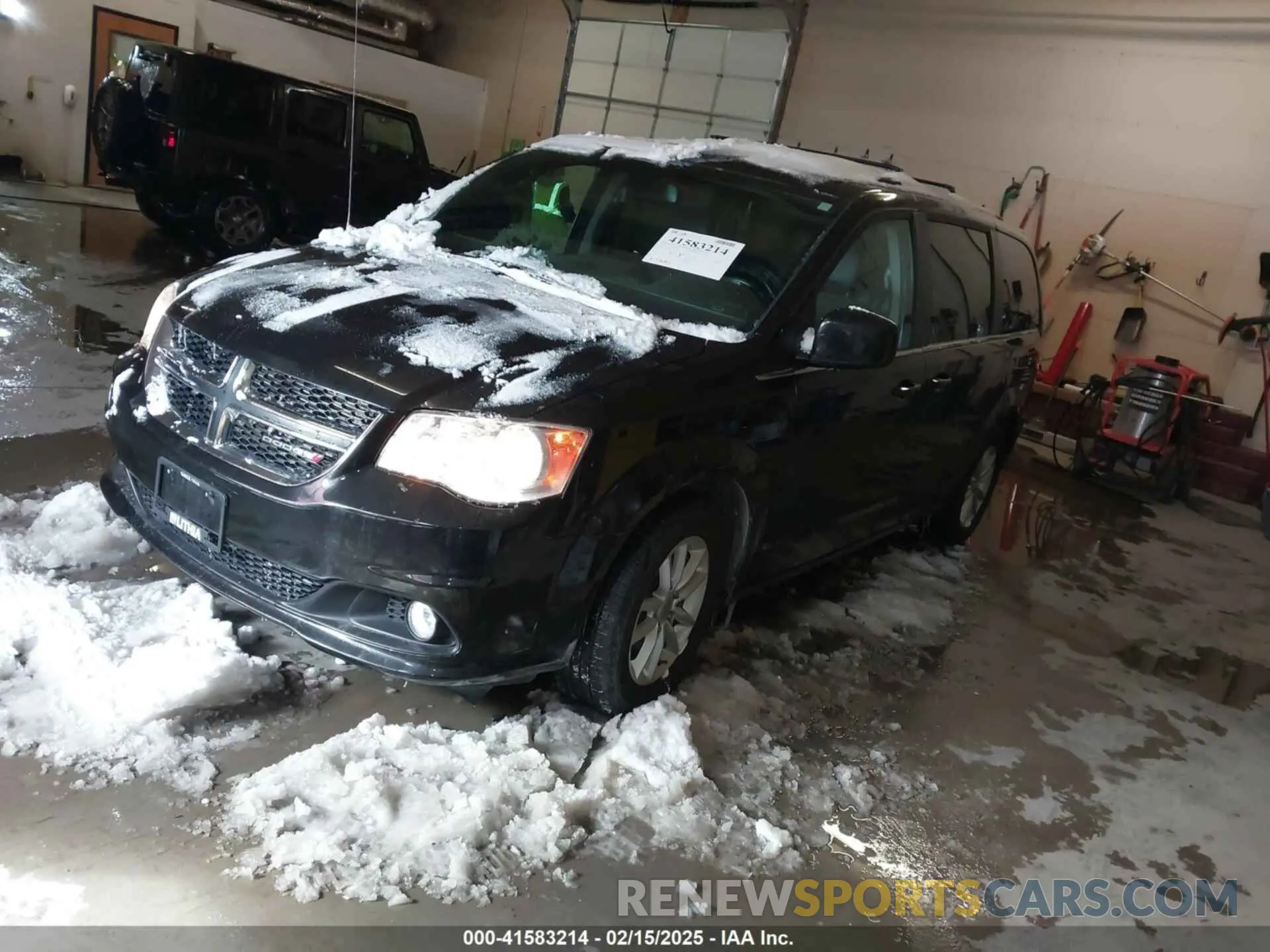 2 Photograph of a damaged car 2C4RDGCG3LR161577 DODGE GRAND CARAVAN 2020