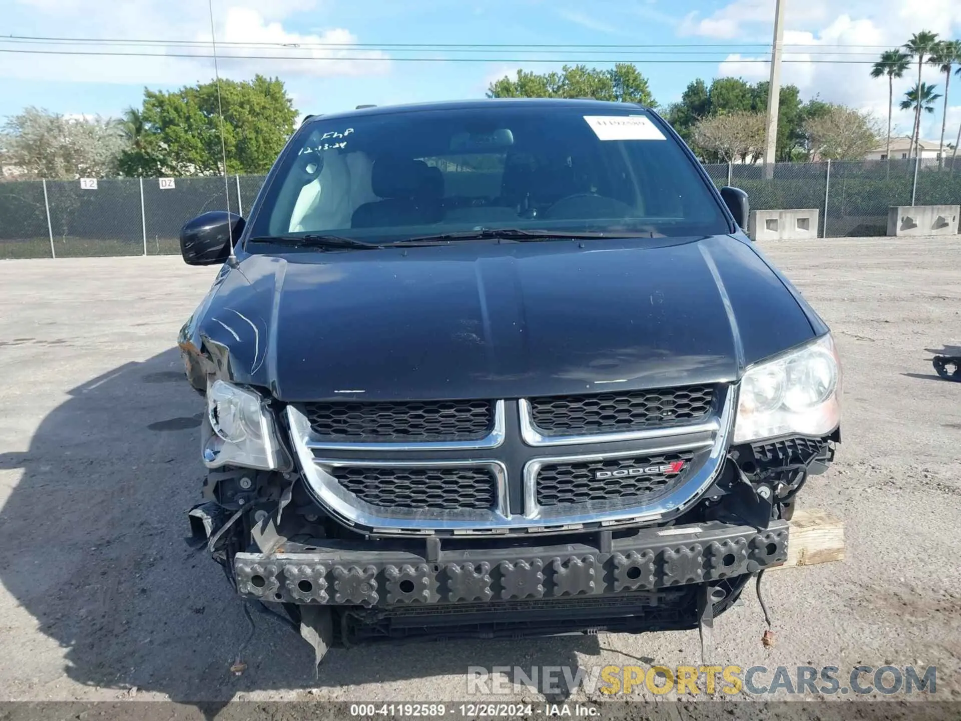 12 Photograph of a damaged car 2C4RDGCG3LR179934 DODGE GRAND CARAVAN 2020