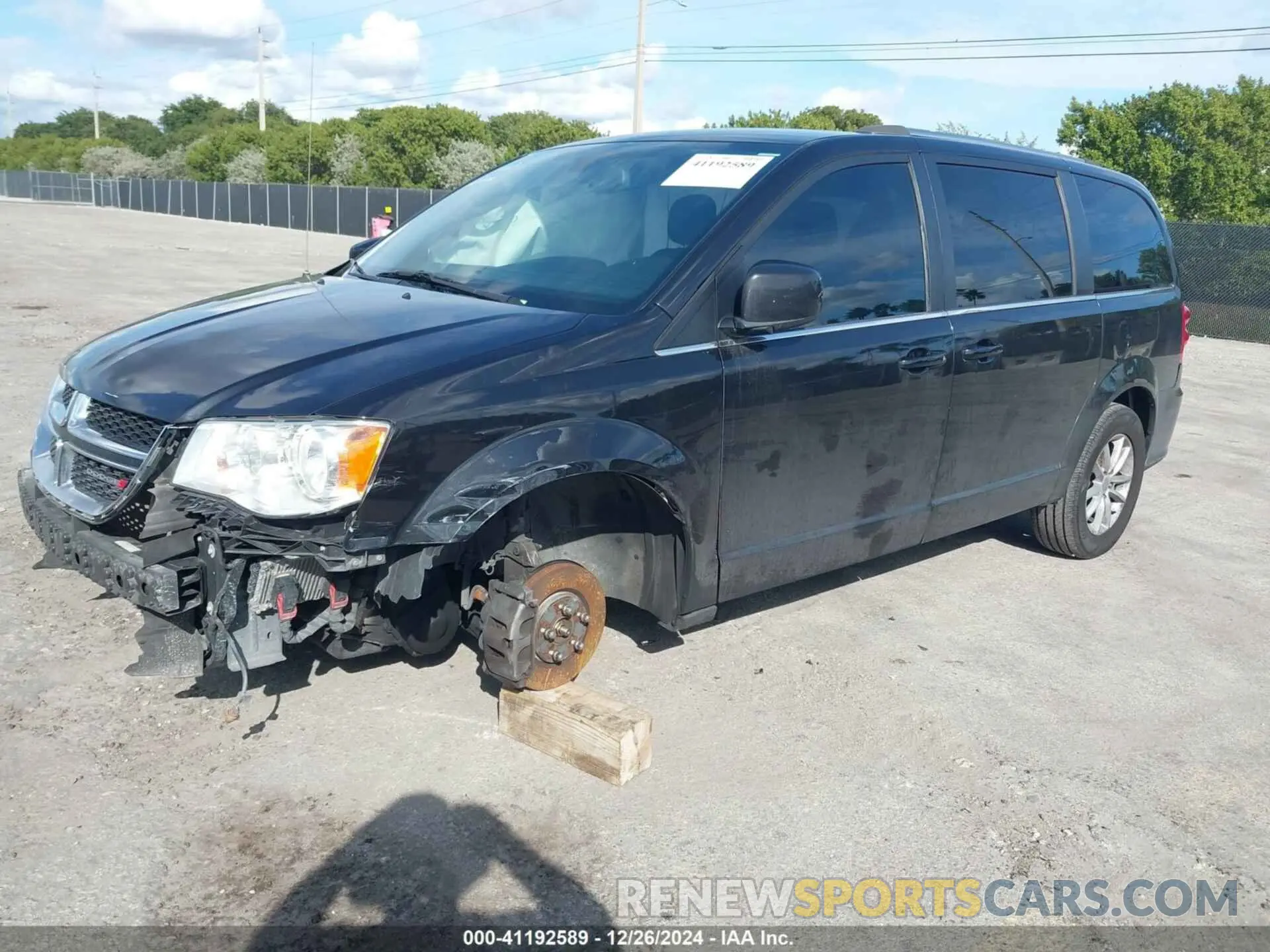 2 Photograph of a damaged car 2C4RDGCG3LR179934 DODGE GRAND CARAVAN 2020