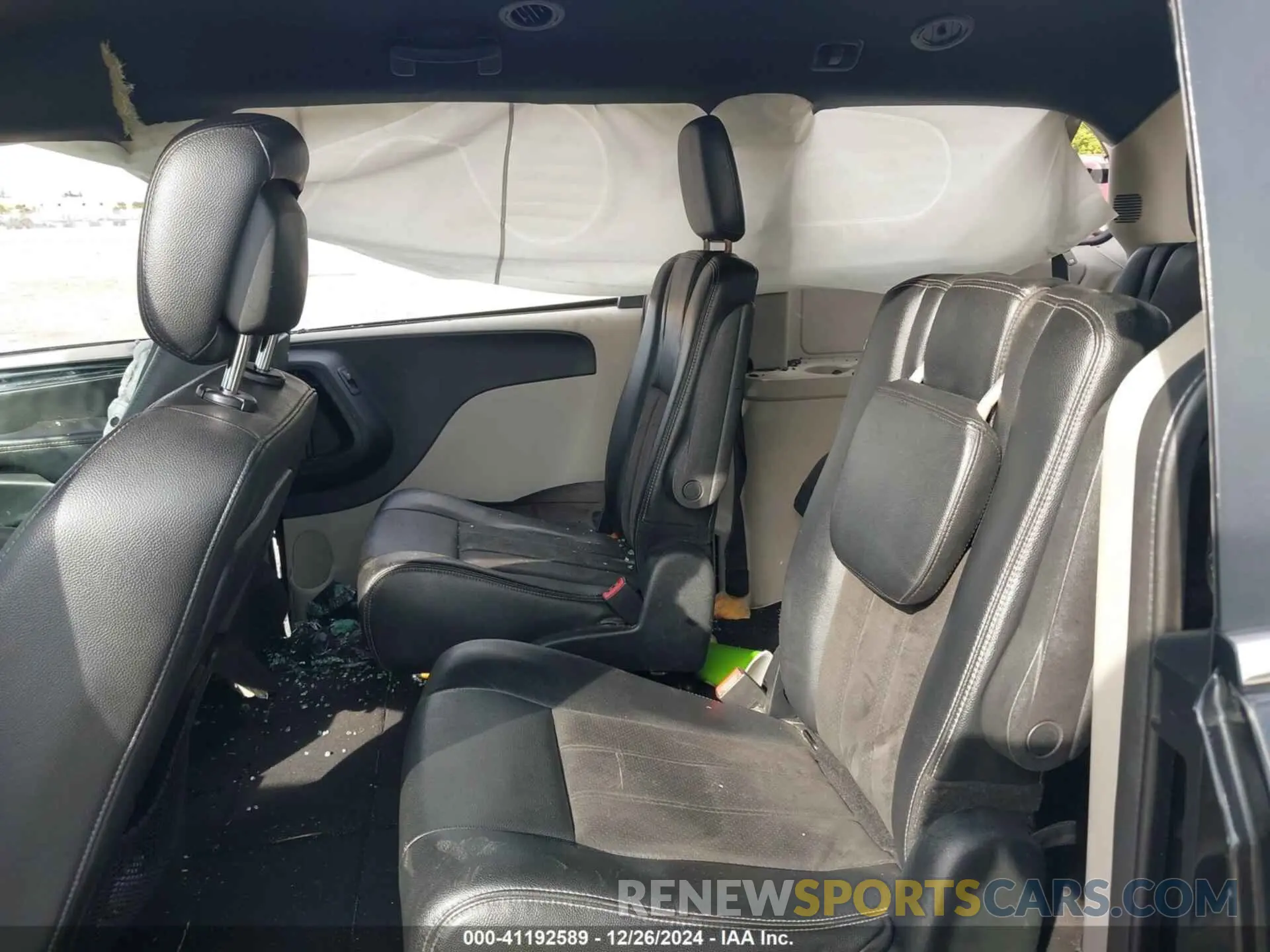 8 Photograph of a damaged car 2C4RDGCG3LR179934 DODGE GRAND CARAVAN 2020
