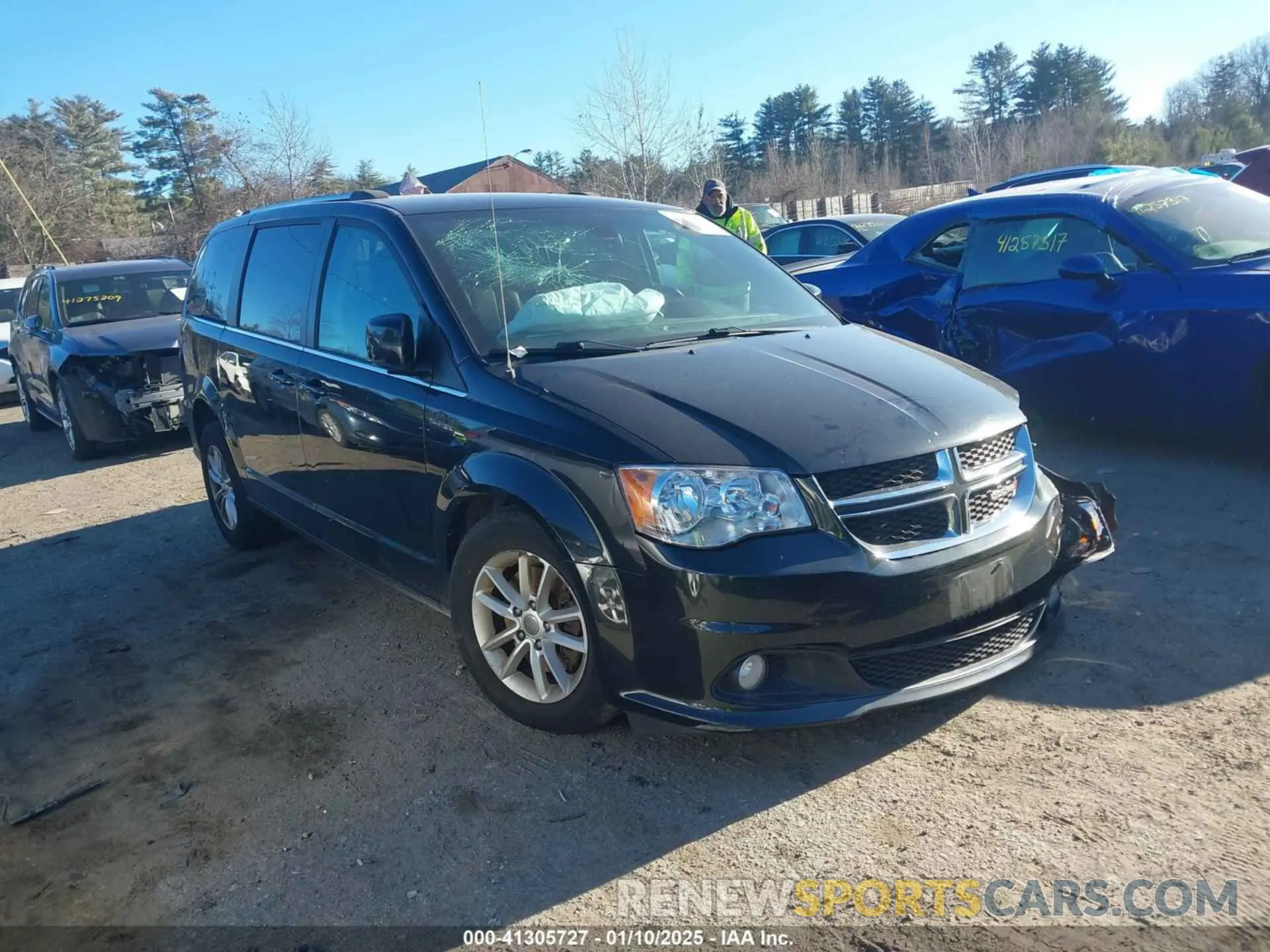 1 Photograph of a damaged car 2C4RDGCG4LR174290 DODGE GRAND CARAVAN 2020