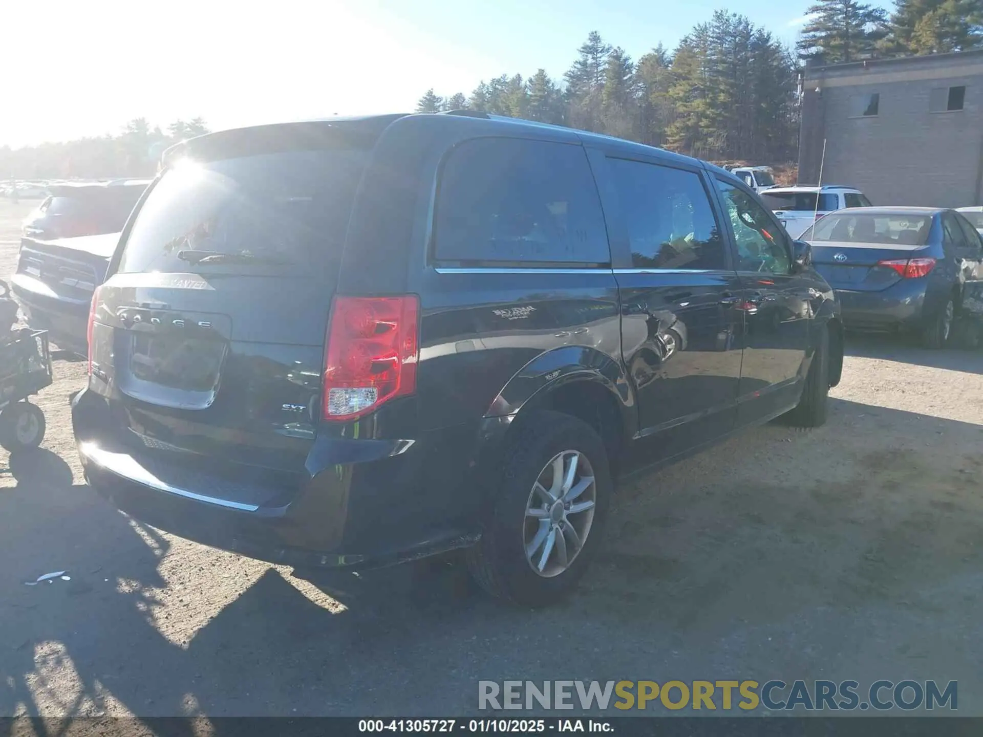 4 Photograph of a damaged car 2C4RDGCG4LR174290 DODGE GRAND CARAVAN 2020