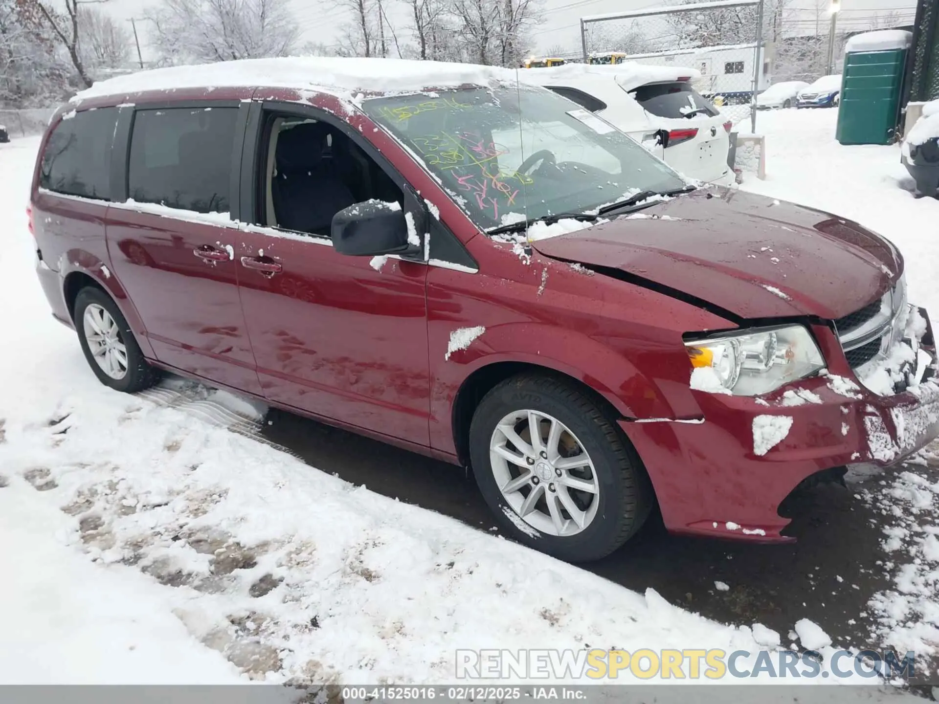 1 Photograph of a damaged car 2C4RDGCG6LR160861 DODGE GRAND CARAVAN 2020