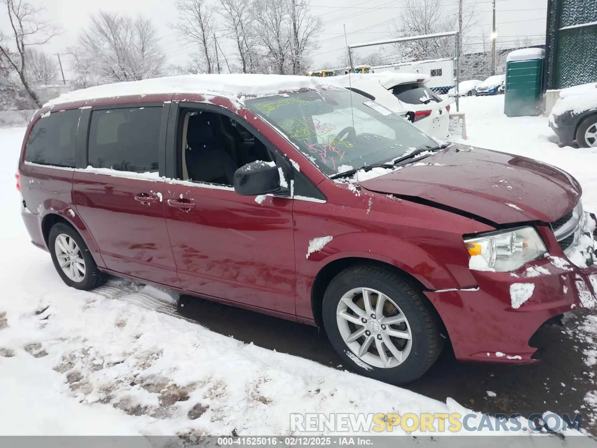 13 Photograph of a damaged car 2C4RDGCG6LR160861 DODGE GRAND CARAVAN 2020