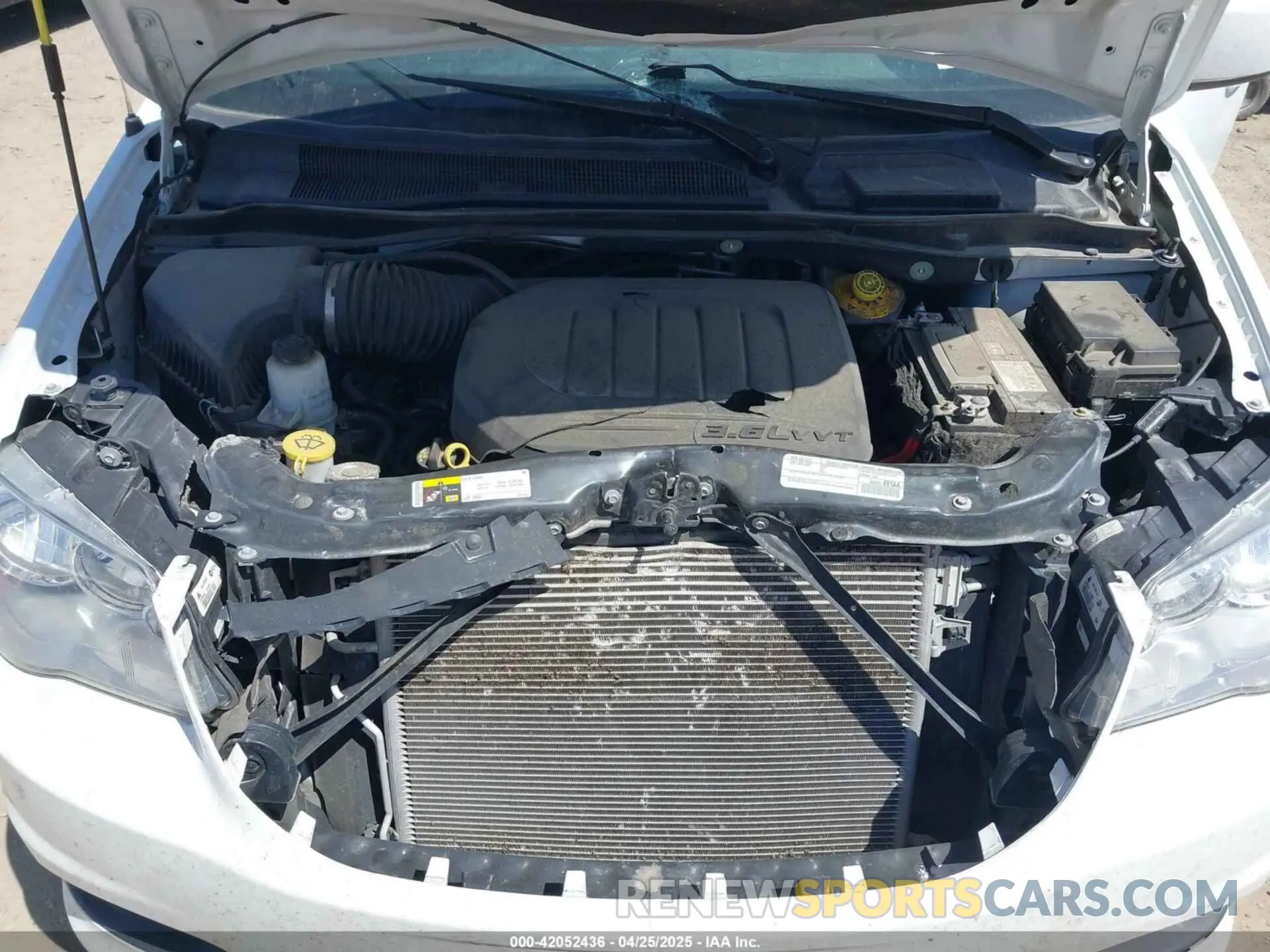 10 Photograph of a damaged car 2C4RDGCG9LR254264 DODGE GRAND CARAVAN 2020