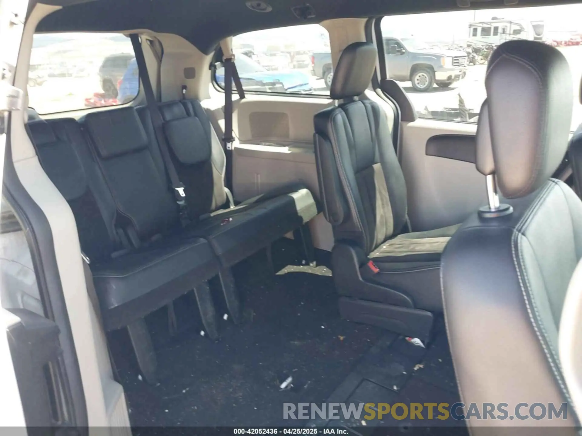 8 Photograph of a damaged car 2C4RDGCG9LR254264 DODGE GRAND CARAVAN 2020
