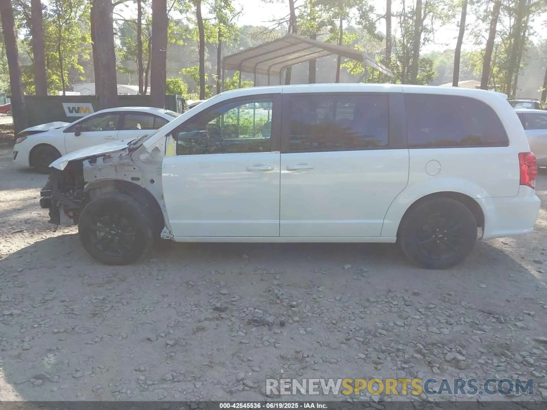 15 Photograph of a damaged car 2C4RDGEG1LR188886 DODGE GRAND CARAVAN 2020