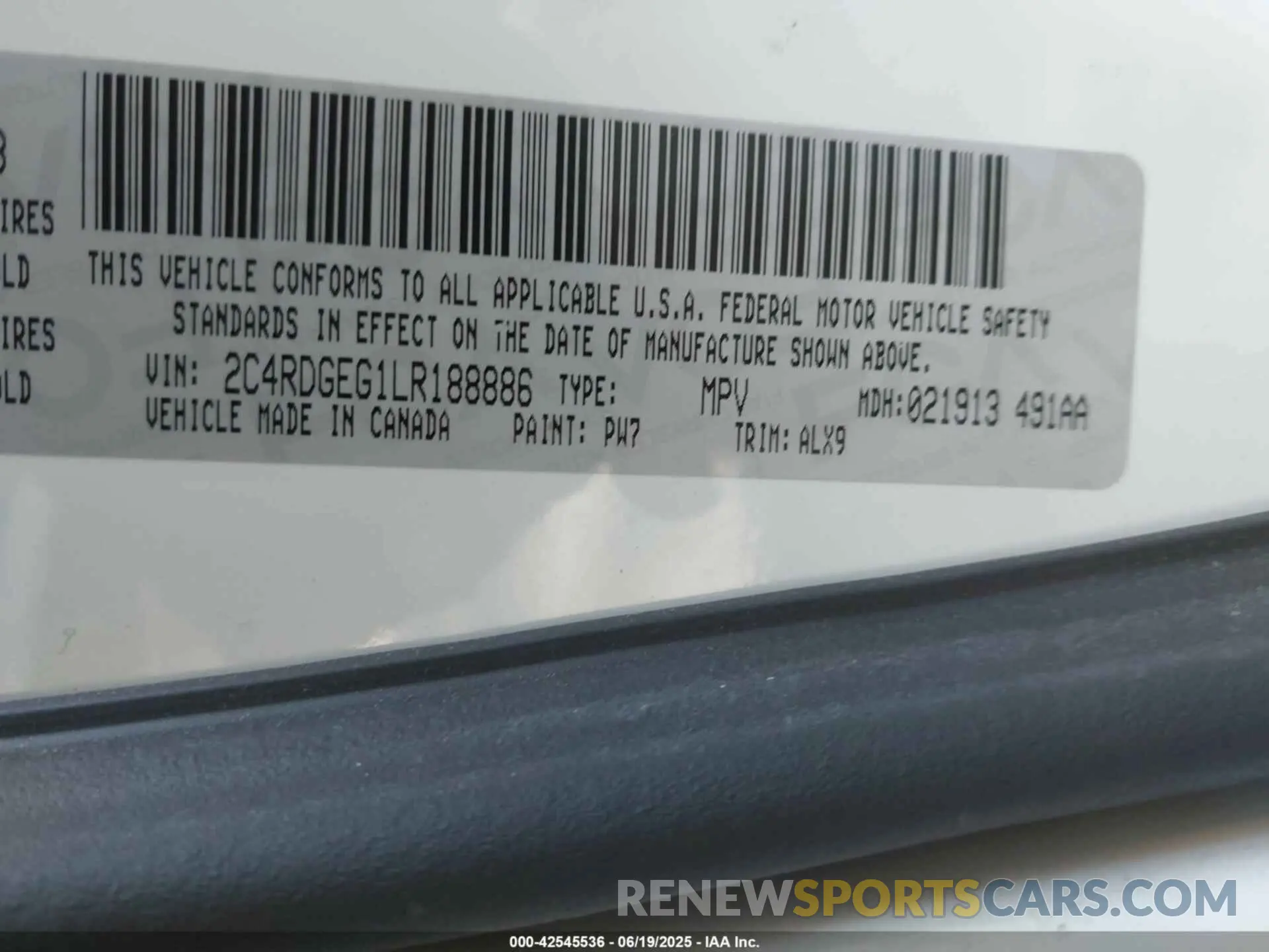 9 Photograph of a damaged car 2C4RDGEG1LR188886 DODGE GRAND CARAVAN 2020