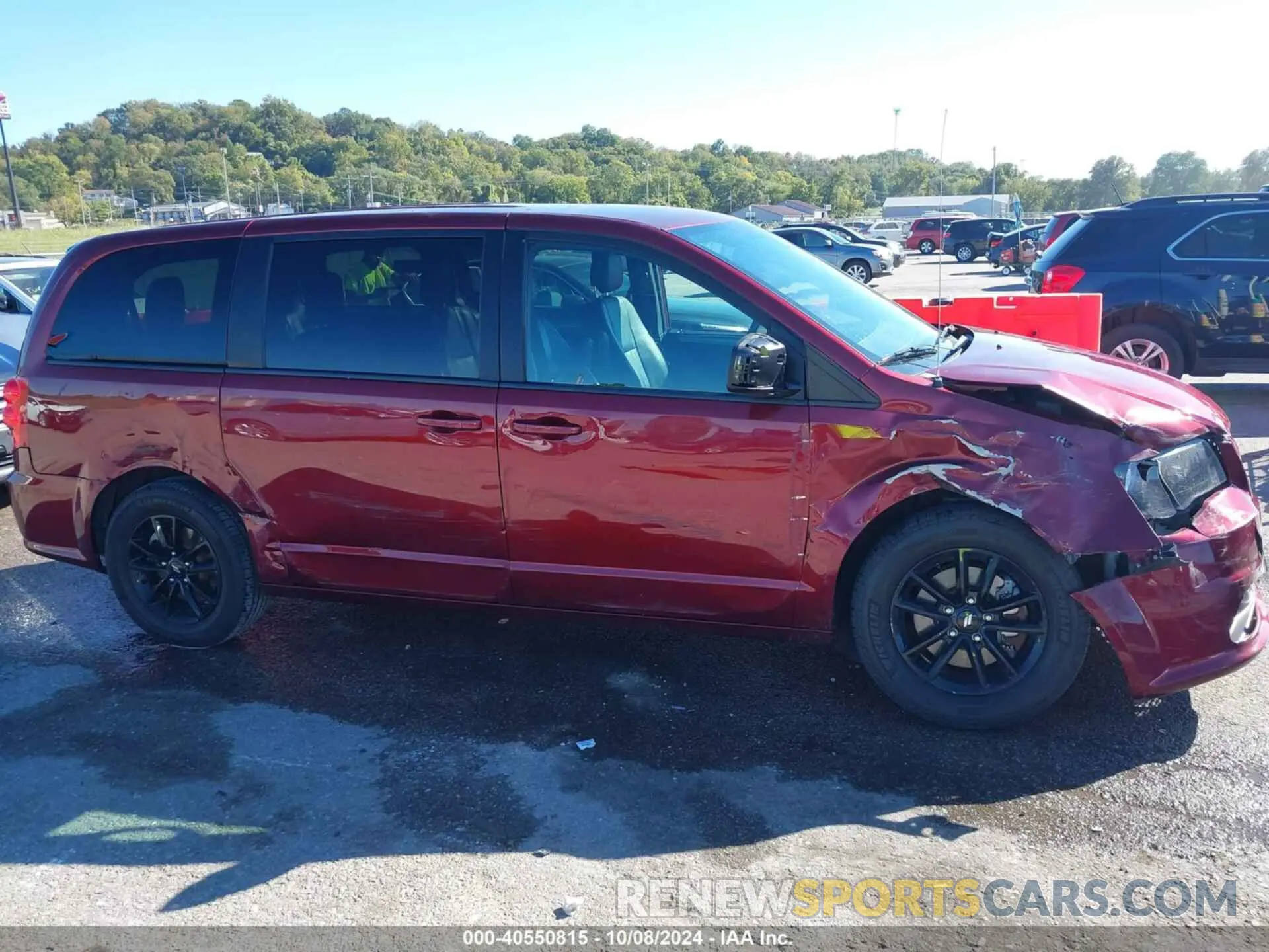 12 Photograph of a damaged car 2C4RDGEG8LR160664 DODGE GRAND CARAVAN 2020