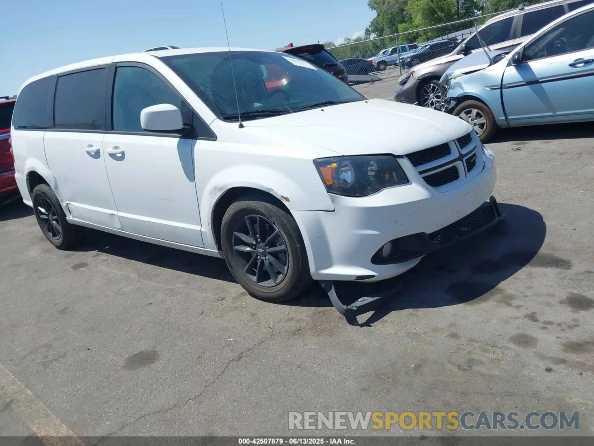 1 Photograph of a damaged car 2C4RDGEG9LR160477 DODGE GRAND CARAVAN 2020