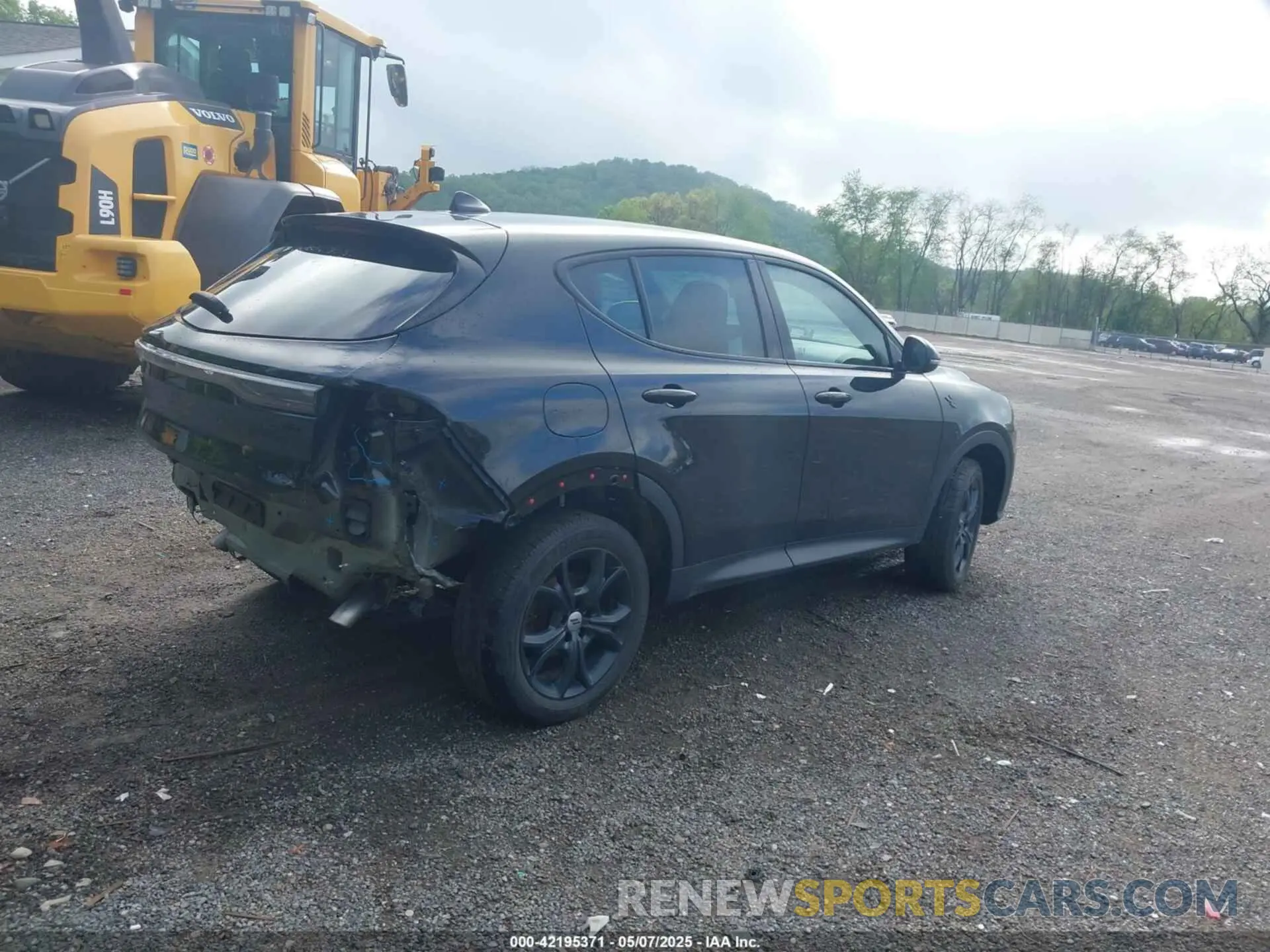 4 Photograph of a damaged car ZACNDFAN3R3A08602 DODGE HORNET 2024
