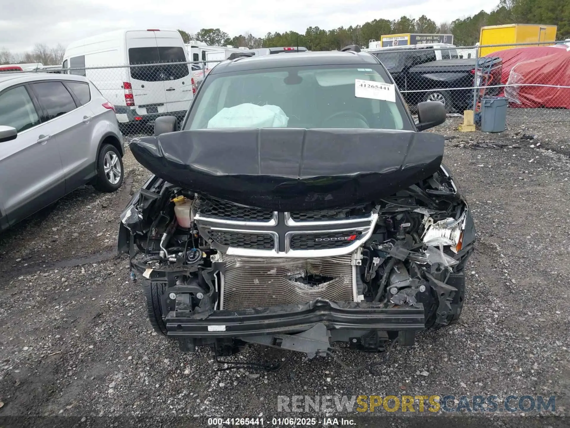 11 Photograph of a damaged car 3C4PDCAB1KT870382 DODGE JOURNEY 2019