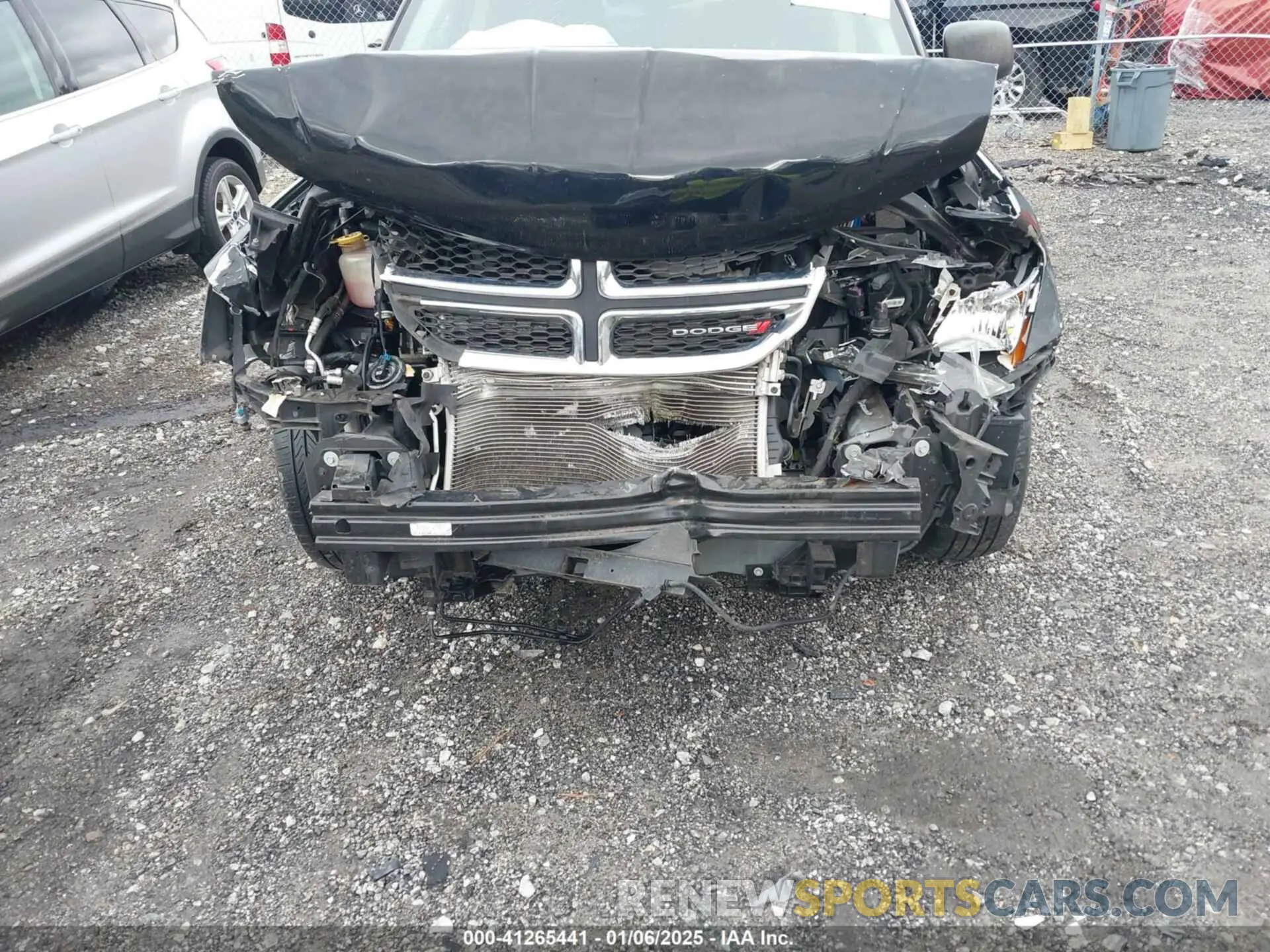 6 Photograph of a damaged car 3C4PDCAB1KT870382 DODGE JOURNEY 2019