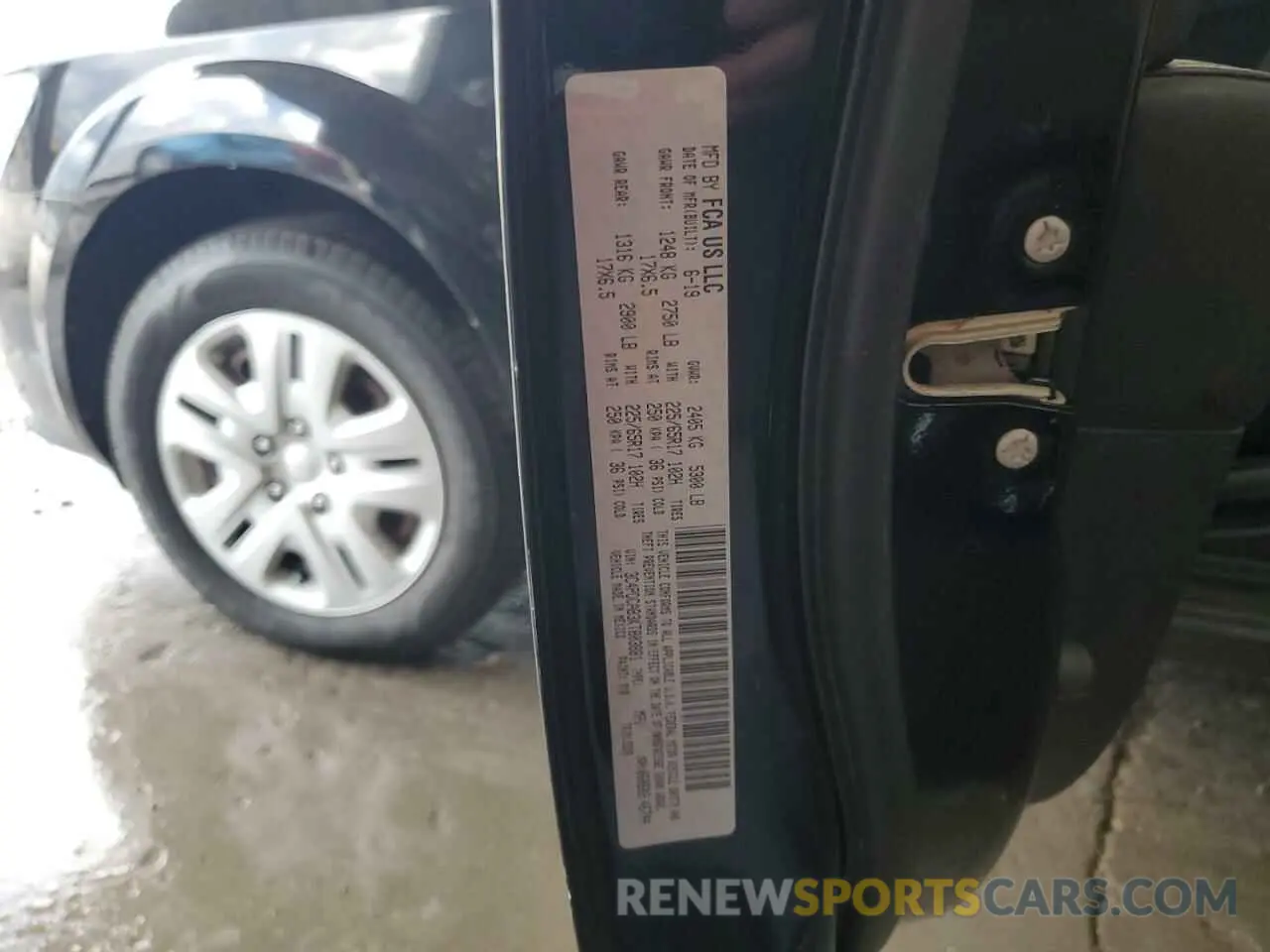 13 Photograph of a damaged car 3C4PDCAB3KT803881 DODGE JOURNEY 2019