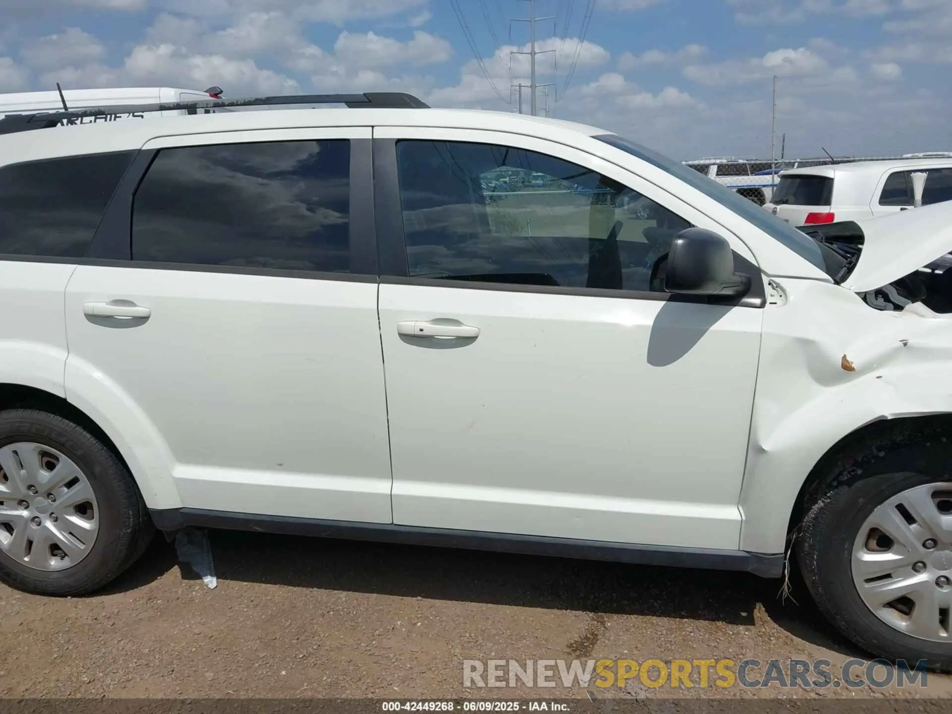 13 Photograph of a damaged car 3C4PDCAB4KT861661 DODGE JOURNEY 2019
