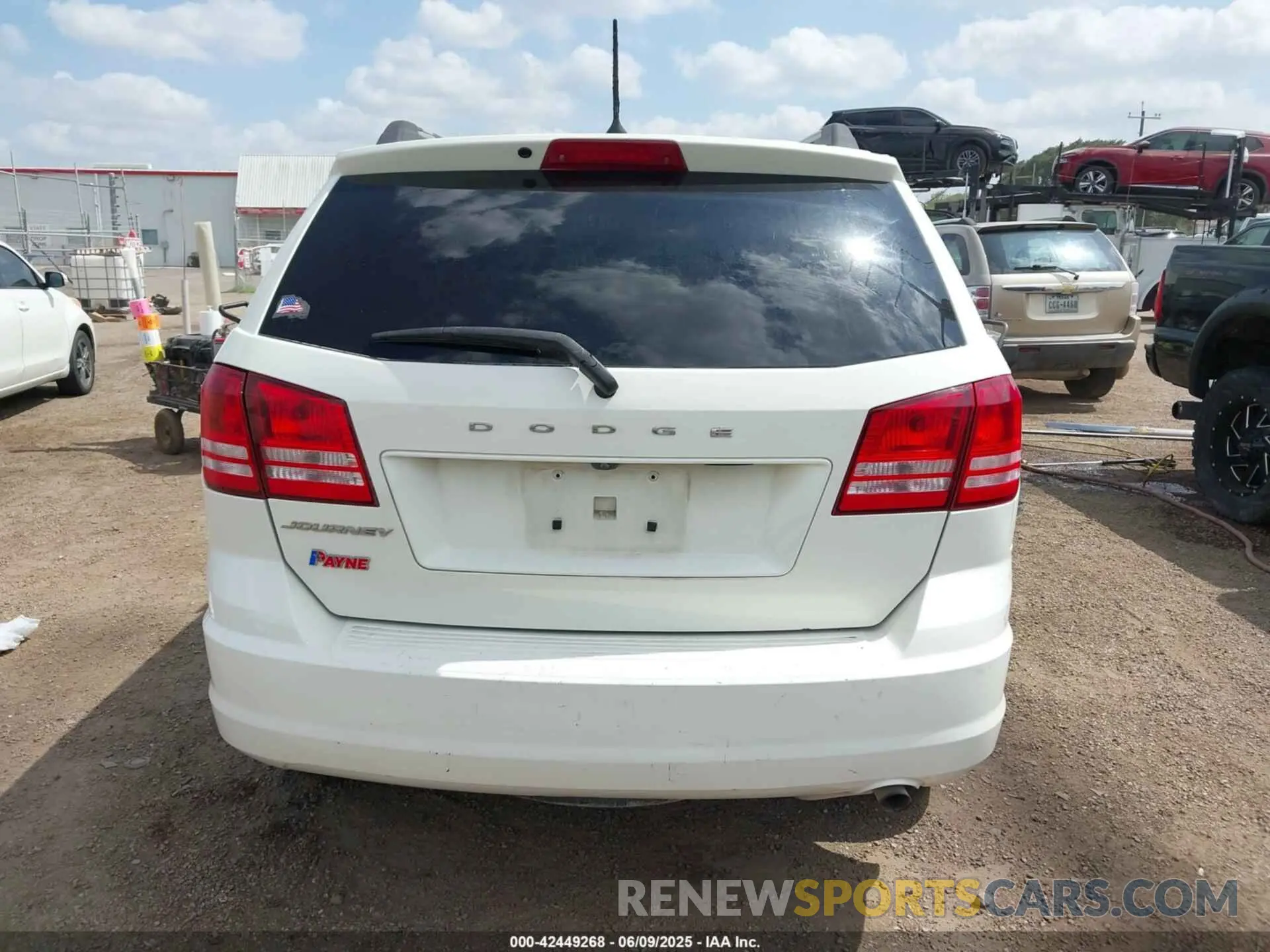 16 Photograph of a damaged car 3C4PDCAB4KT861661 DODGE JOURNEY 2019
