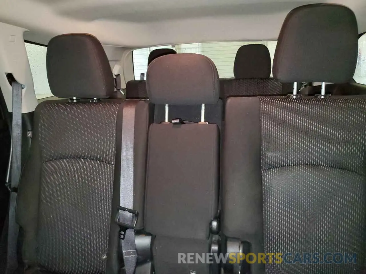 10 Photograph of a damaged car 3C4PDCAB4KT872188 DODGE JOURNEY 2019