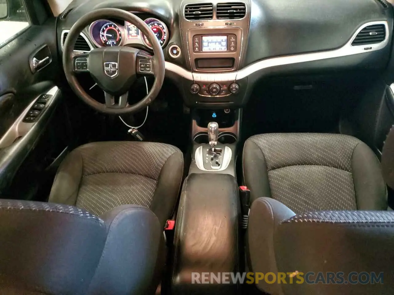 8 Photograph of a damaged car 3C4PDCAB4KT872188 DODGE JOURNEY 2019