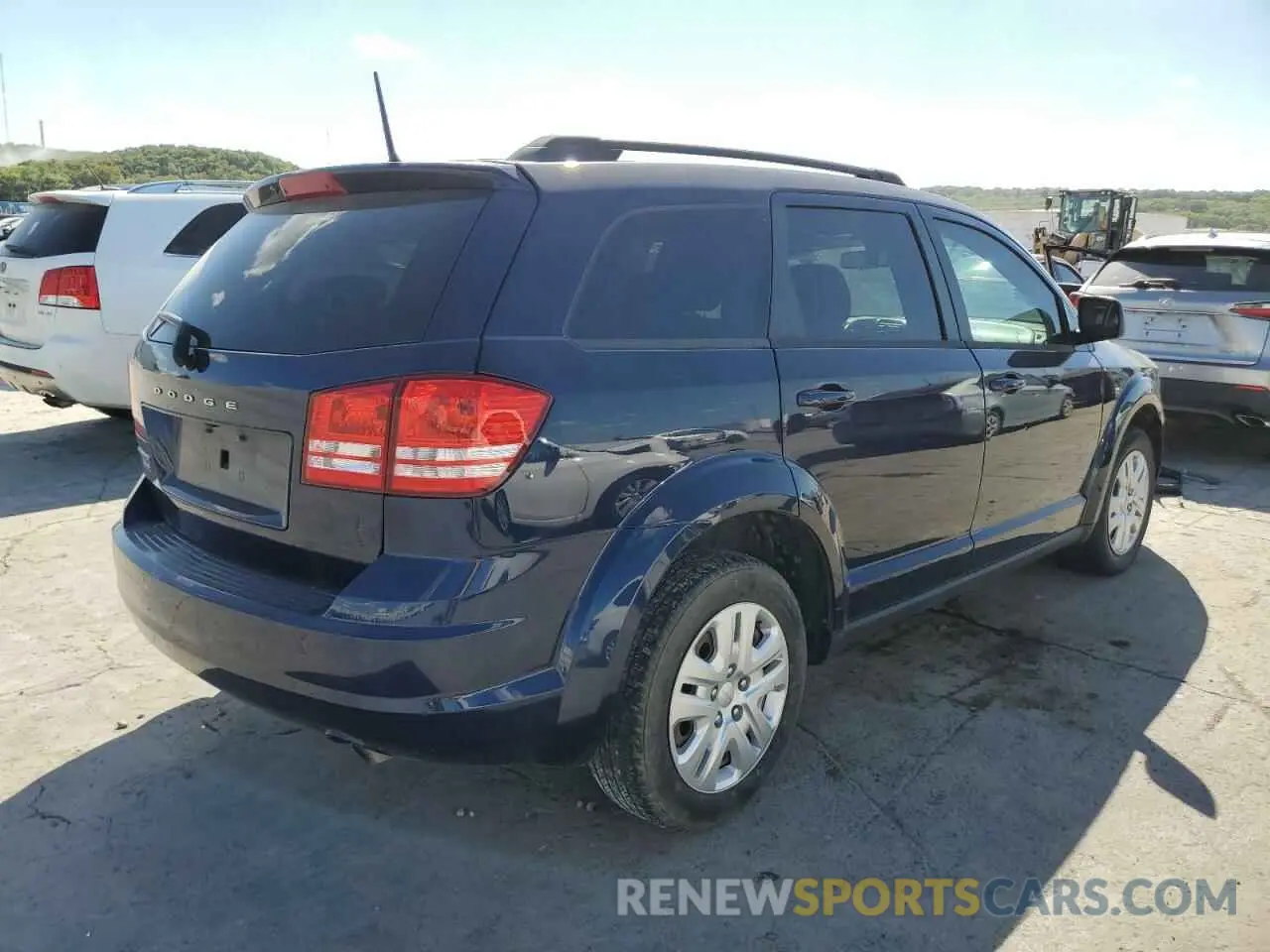 4 Photograph of a damaged car 3C4PDCAB5KT853567 DODGE JOURNEY 2019