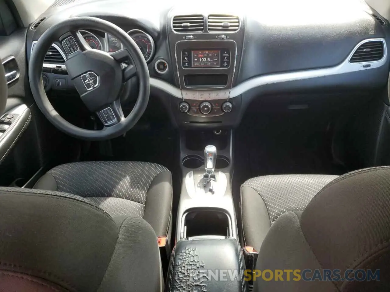 8 Photograph of a damaged car 3C4PDCAB6KT737942 DODGE JOURNEY 2019