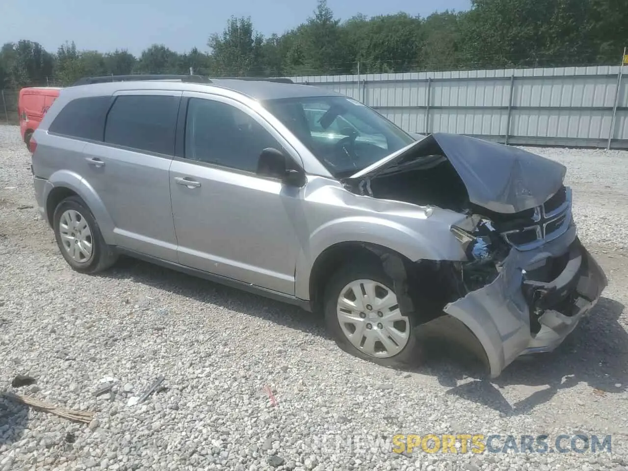 4 Photograph of a damaged car 3C4PDCAB6KT797493 DODGE JOURNEY 2019