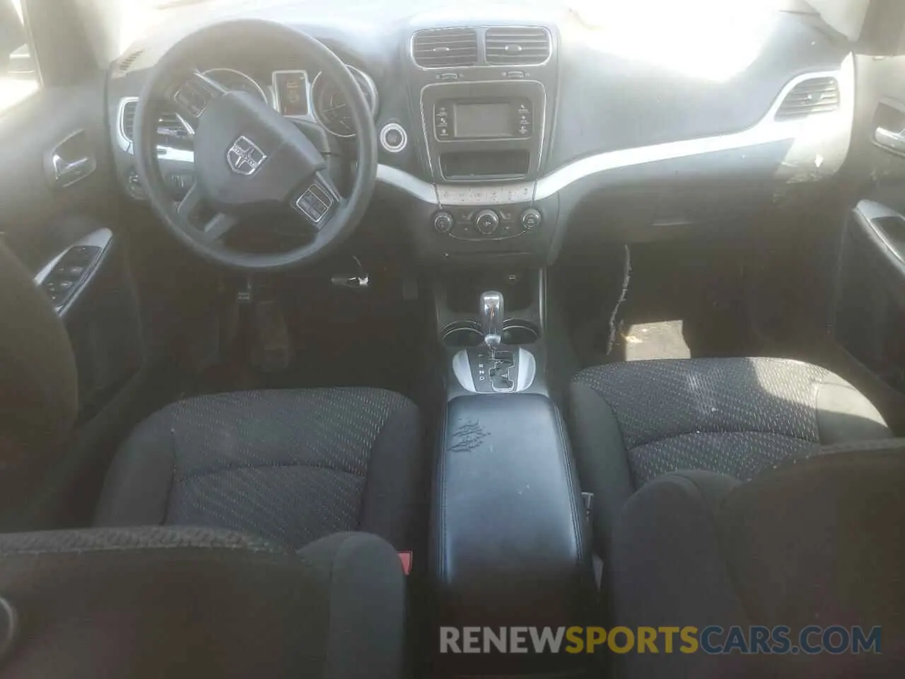 8 Photograph of a damaged car 3C4PDCAB6KT797493 DODGE JOURNEY 2019
