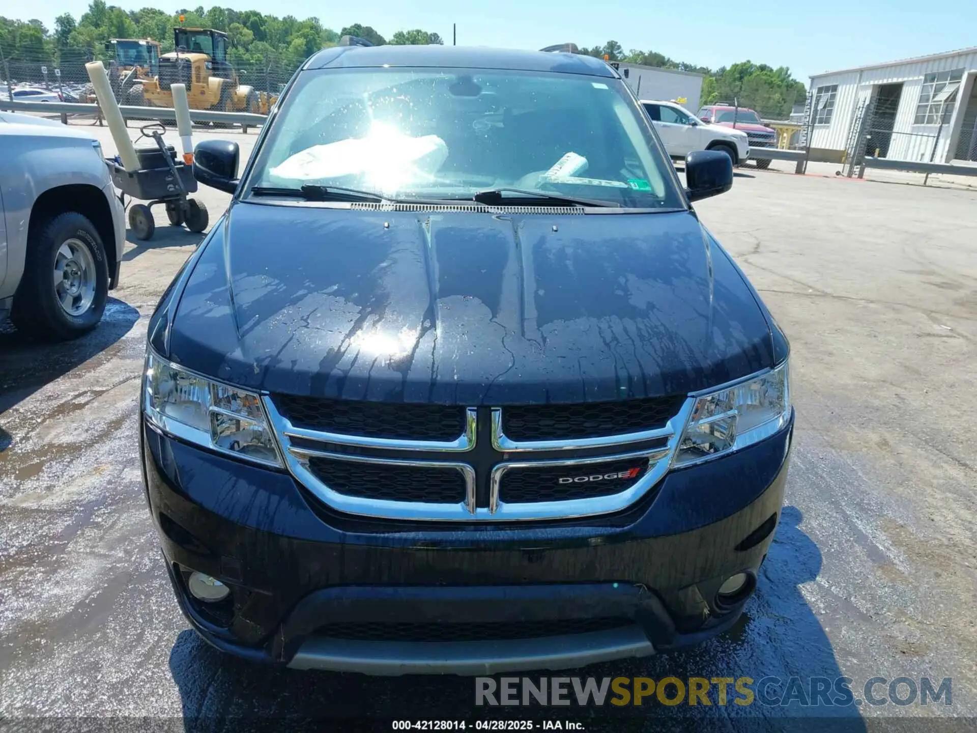 12 Photograph of a damaged car 3C4PDCBB0KT687019 DODGE JOURNEY 2019