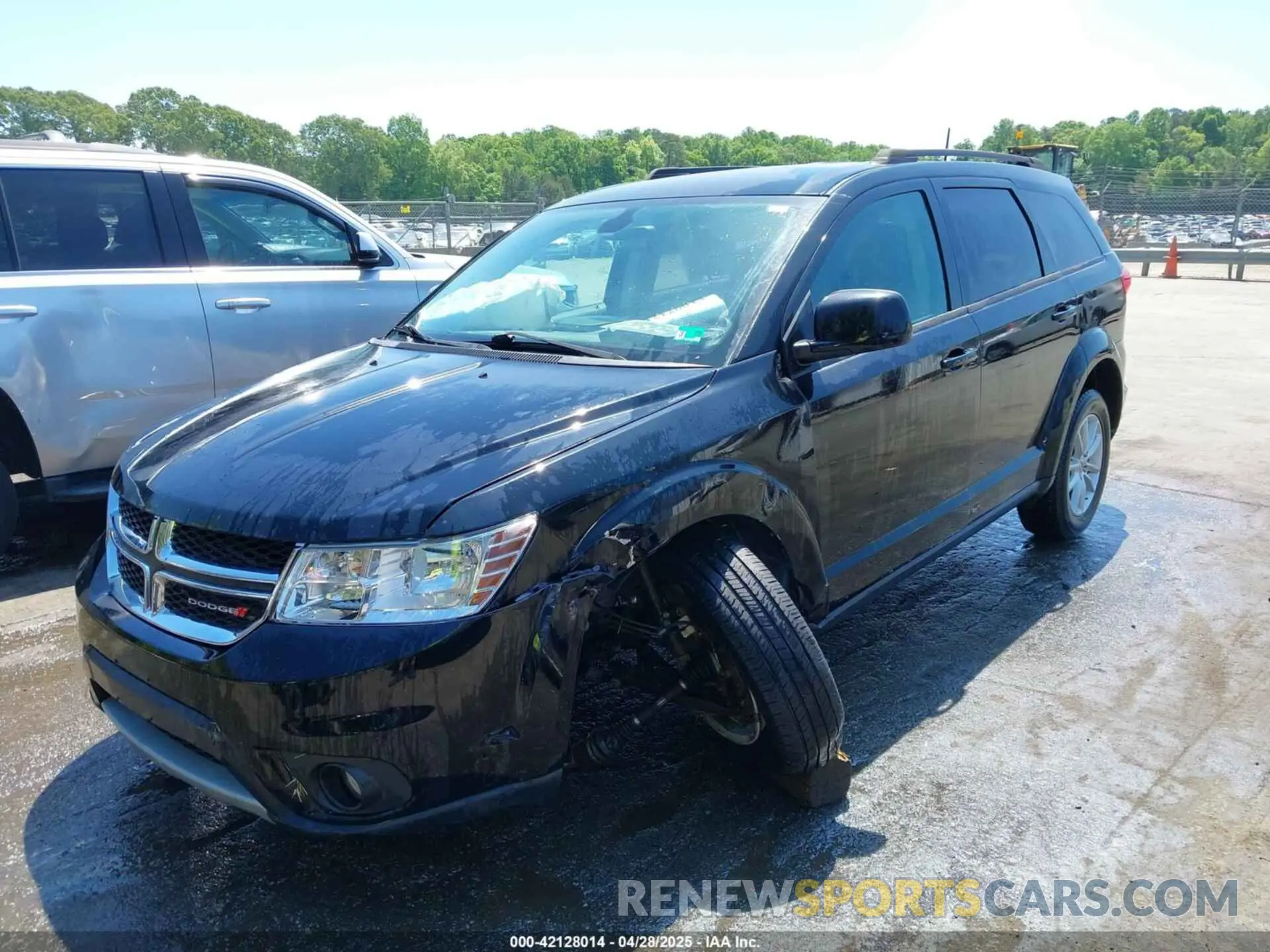 2 Photograph of a damaged car 3C4PDCBB0KT687019 DODGE JOURNEY 2019