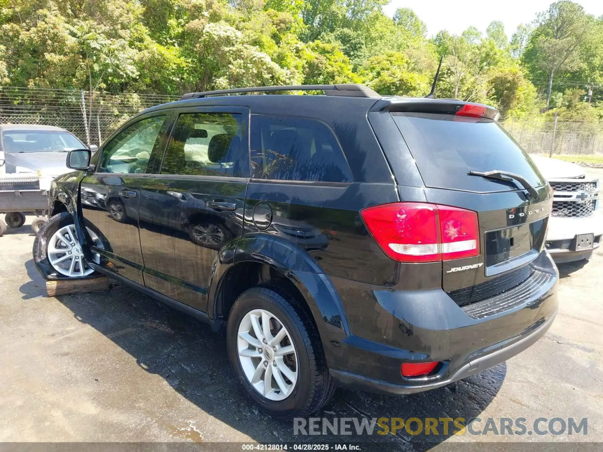 3 Photograph of a damaged car 3C4PDCBB0KT687019 DODGE JOURNEY 2019