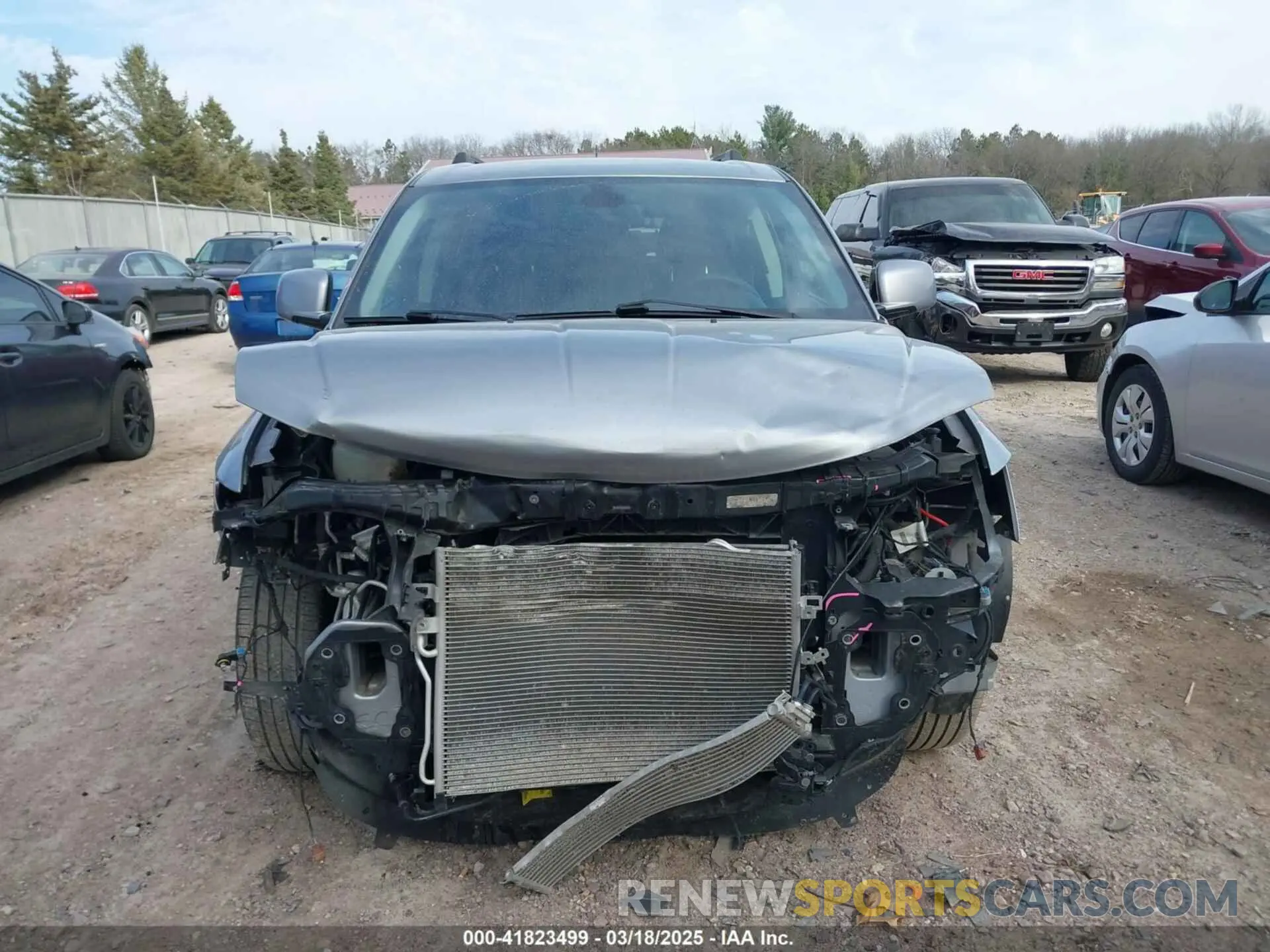 12 Photograph of a damaged car 3C4PDCBB0KT719211 DODGE JOURNEY 2019