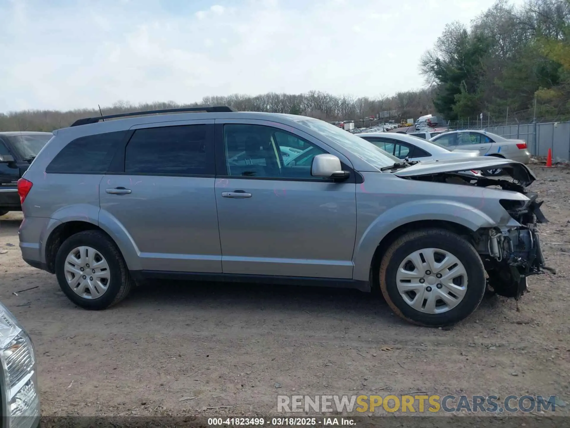 13 Photograph of a damaged car 3C4PDCBB0KT719211 DODGE JOURNEY 2019