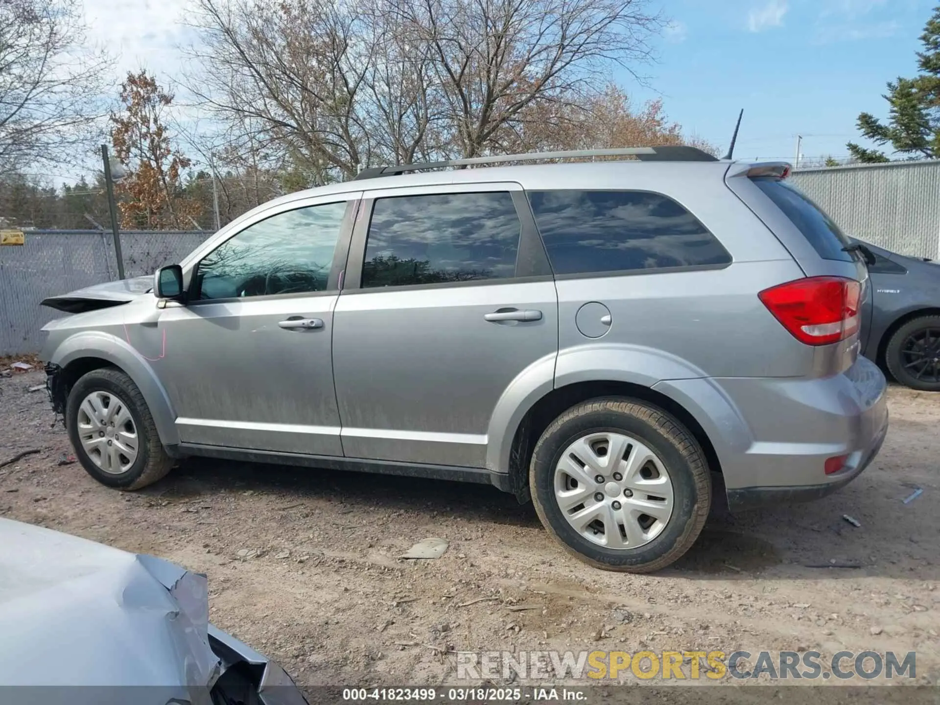 14 Photograph of a damaged car 3C4PDCBB0KT719211 DODGE JOURNEY 2019