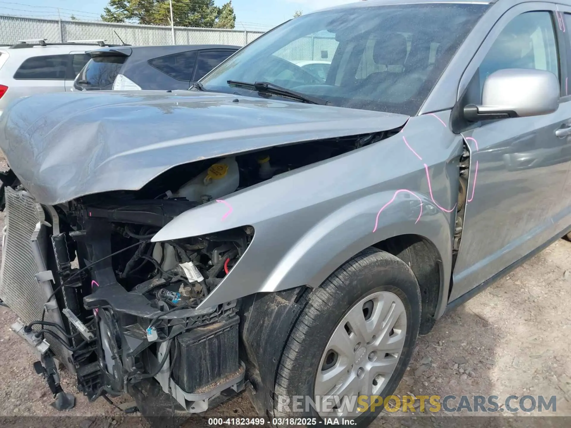 17 Photograph of a damaged car 3C4PDCBB0KT719211 DODGE JOURNEY 2019