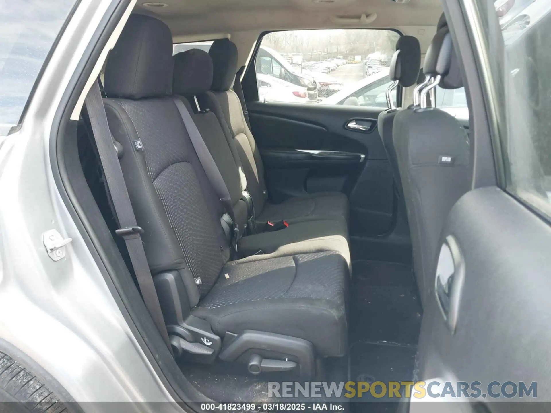 8 Photograph of a damaged car 3C4PDCBB0KT719211 DODGE JOURNEY 2019