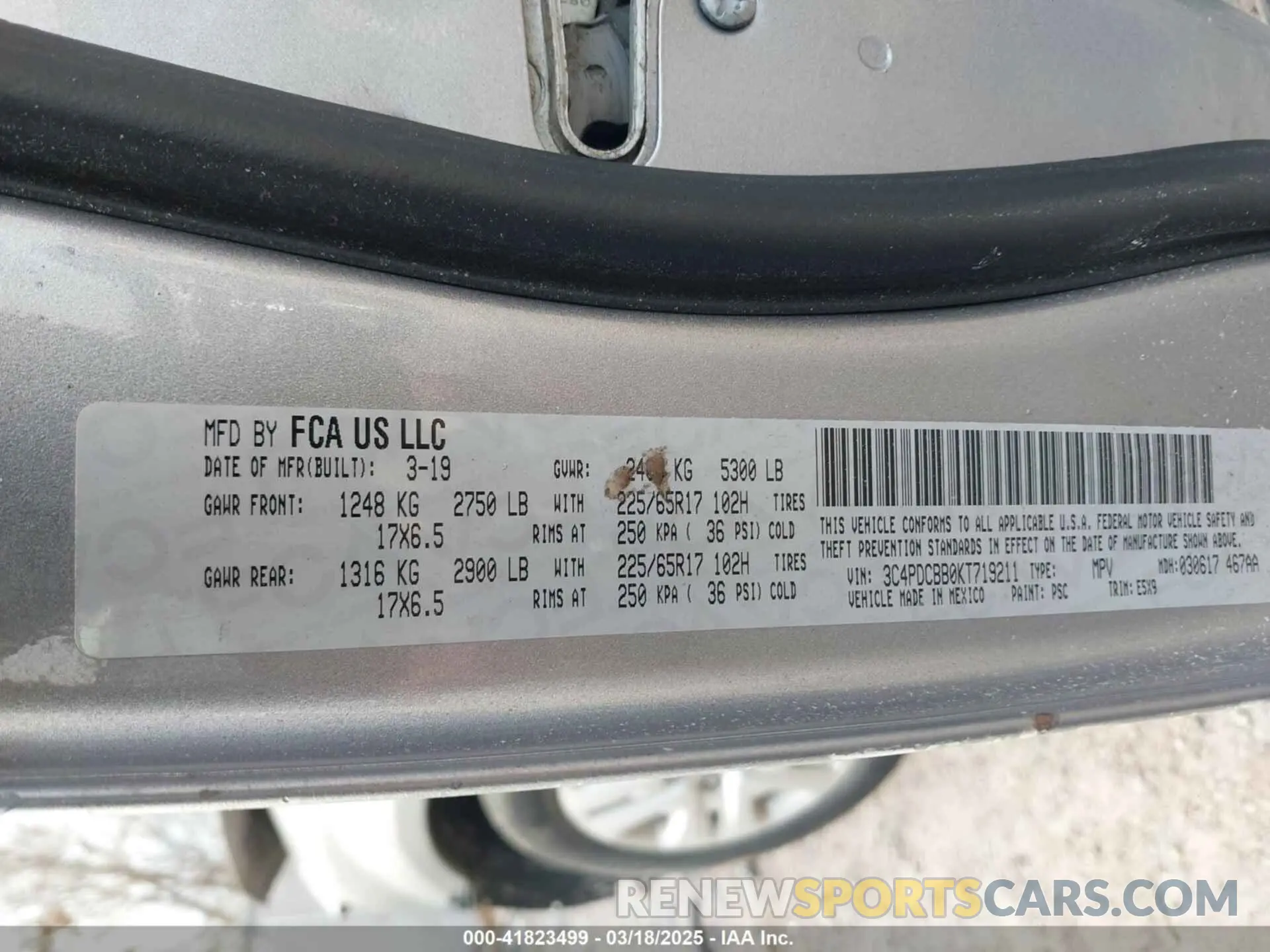 9 Photograph of a damaged car 3C4PDCBB0KT719211 DODGE JOURNEY 2019