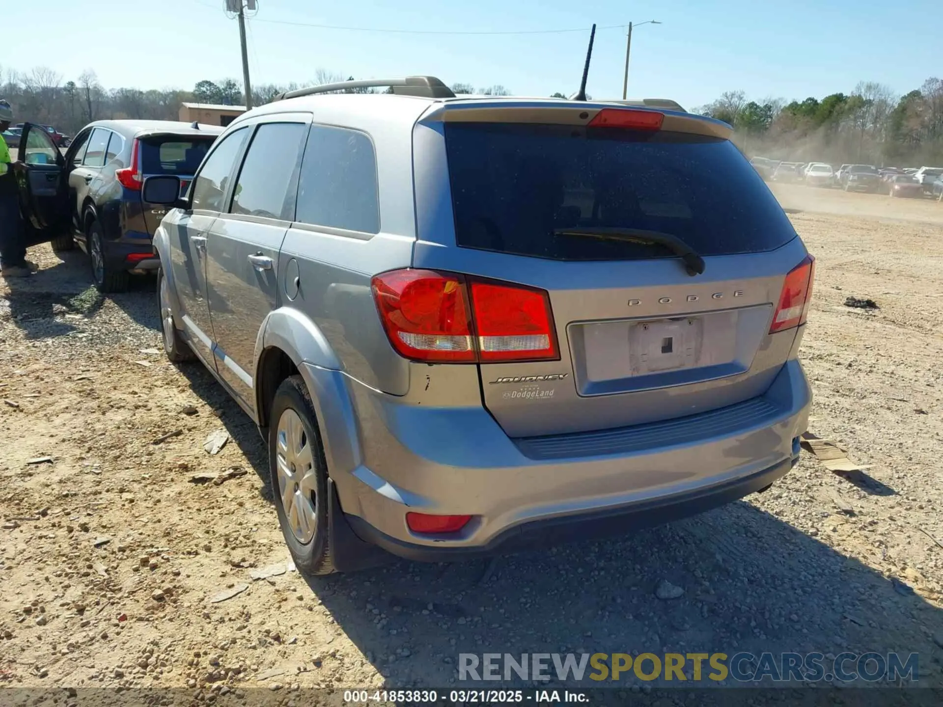 3 Photograph of a damaged car 3C4PDCBB0KT798122 DODGE JOURNEY 2019