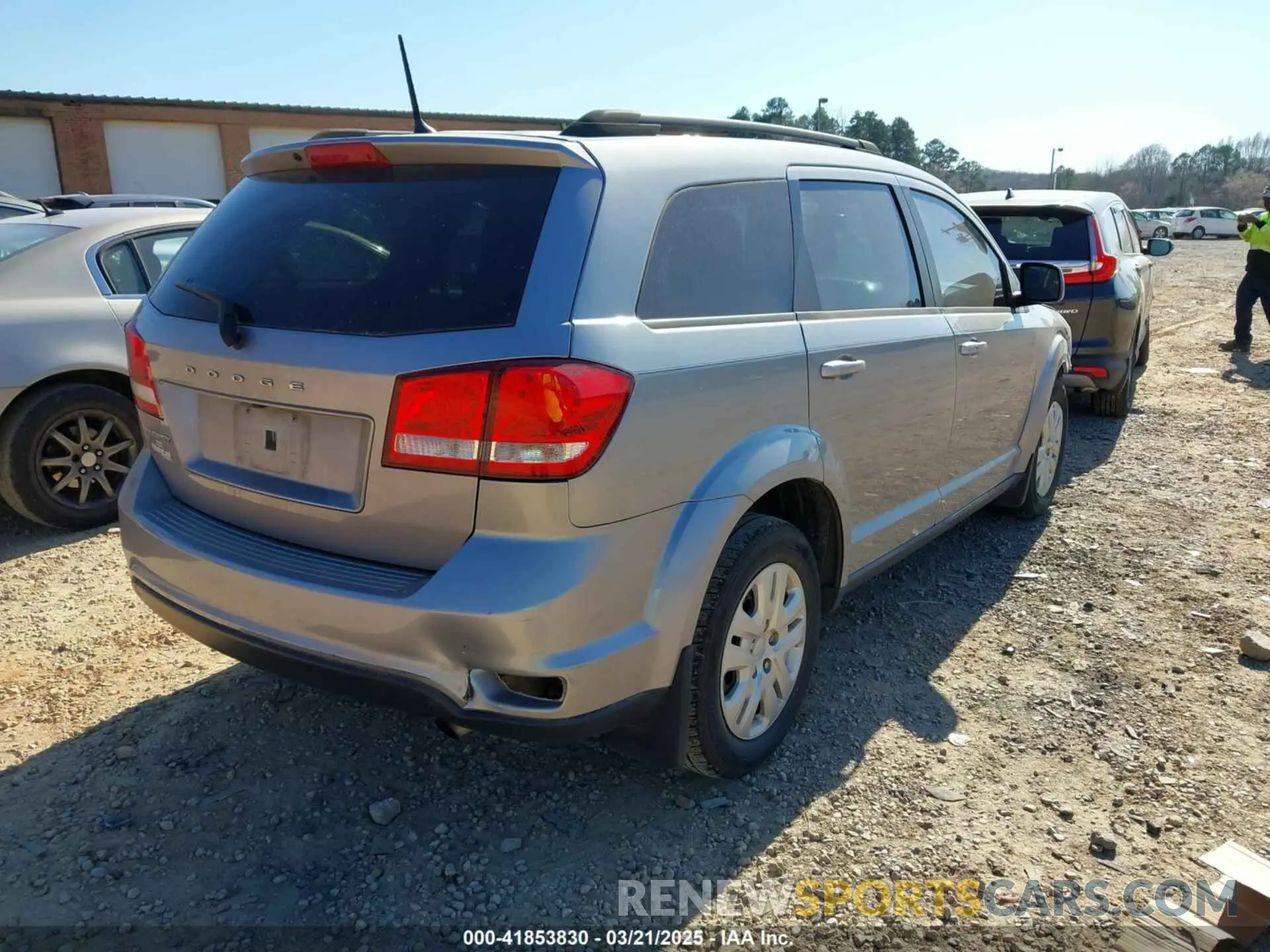 4 Photograph of a damaged car 3C4PDCBB0KT798122 DODGE JOURNEY 2019