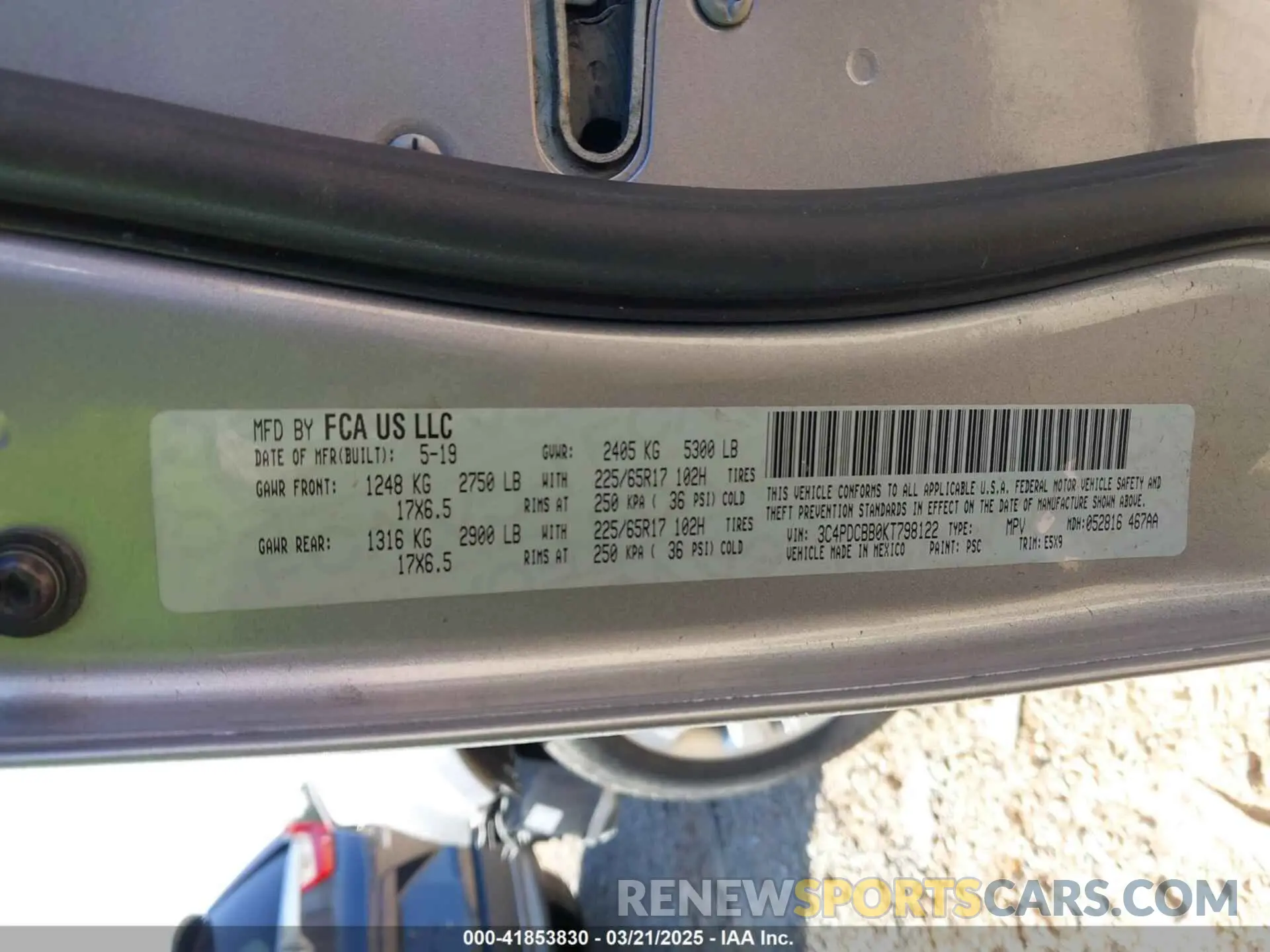 9 Photograph of a damaged car 3C4PDCBB0KT798122 DODGE JOURNEY 2019
