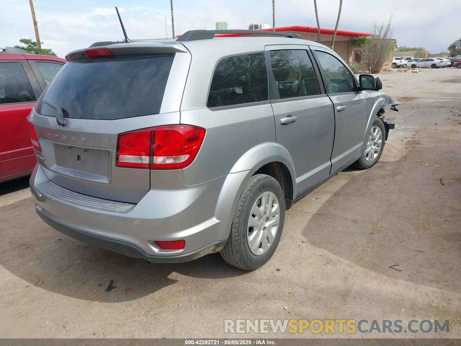4 Photograph of a damaged car 3C4PDCBB0KT798928 DODGE JOURNEY 2019