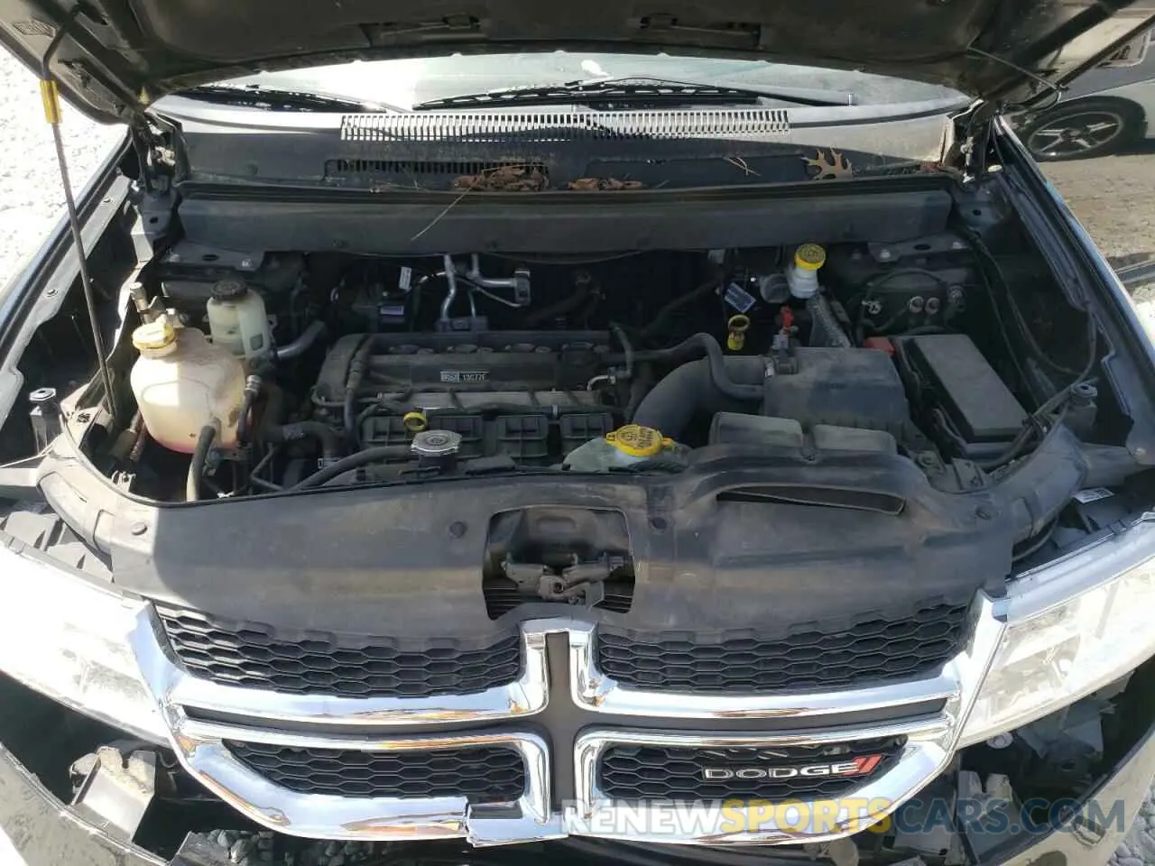 11 Photograph of a damaged car 3C4PDCBB0KT810592 DODGE JOURNEY 2019