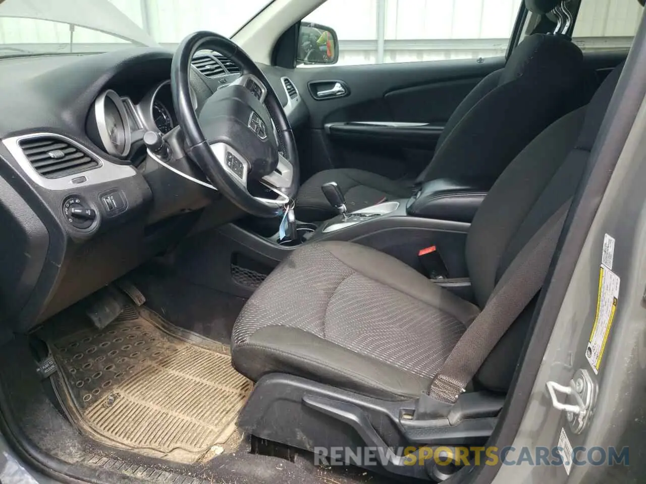 7 Photograph of a damaged car 3C4PDCBB0KT875474 DODGE JOURNEY 2019