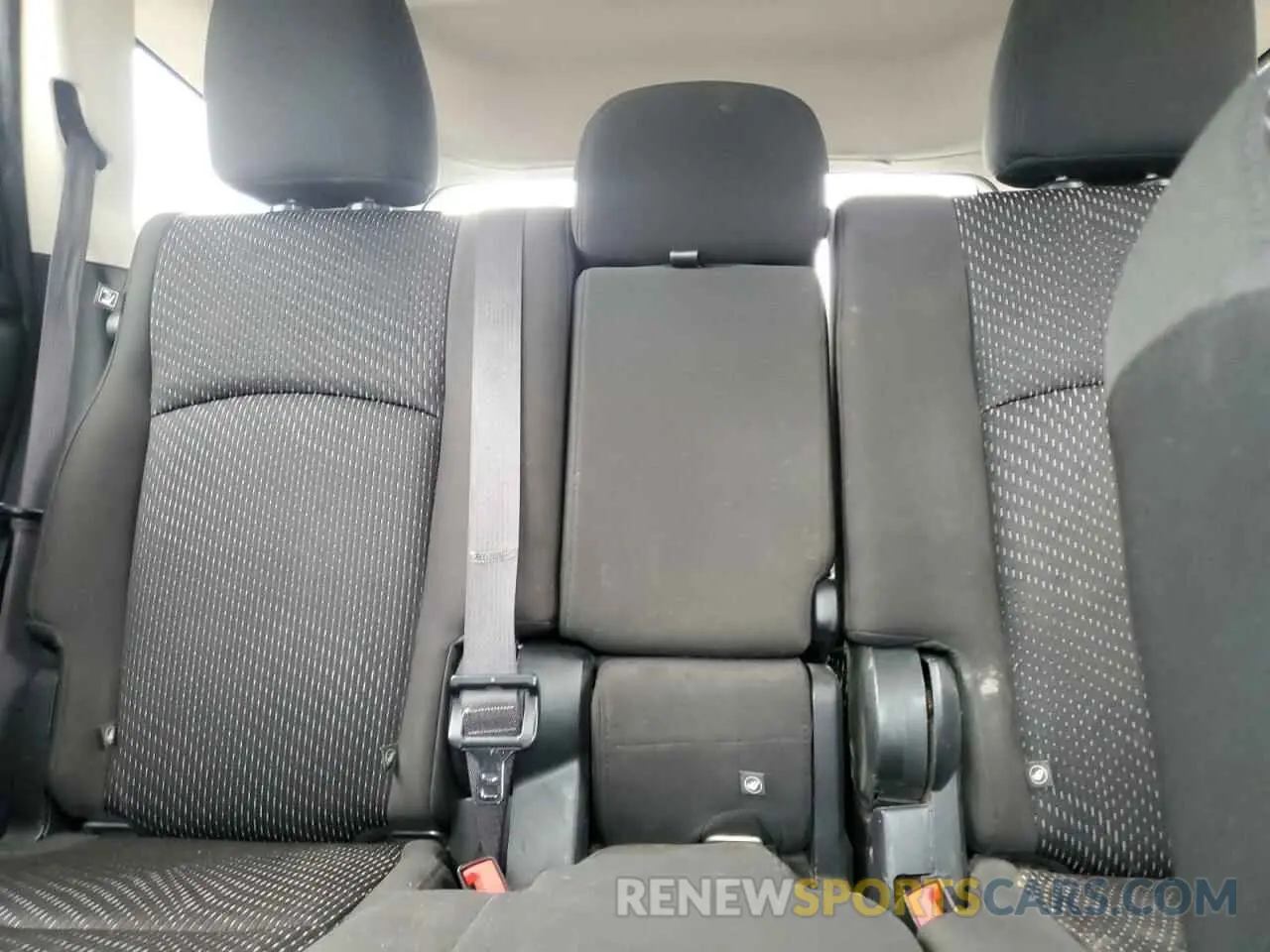 10 Photograph of a damaged car 3C4PDCBB1KT798081 DODGE JOURNEY 2019