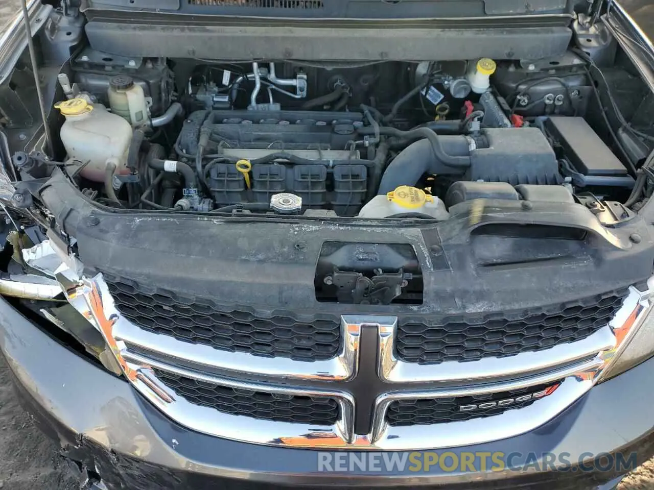 13 Photograph of a damaged car 3C4PDCBB4KT845488 DODGE JOURNEY 2019