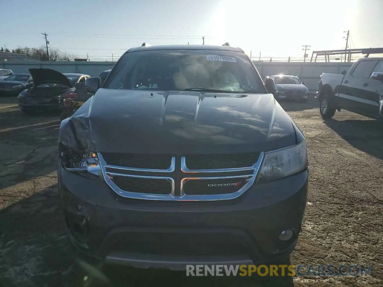 5 Photograph of a damaged car 3C4PDCBB4KT845488 DODGE JOURNEY 2019