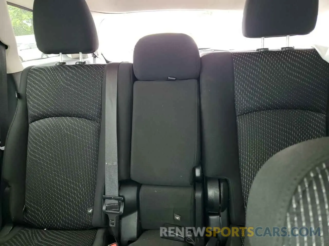 10 Photograph of a damaged car 3C4PDCBB5KT821359 DODGE JOURNEY 2019