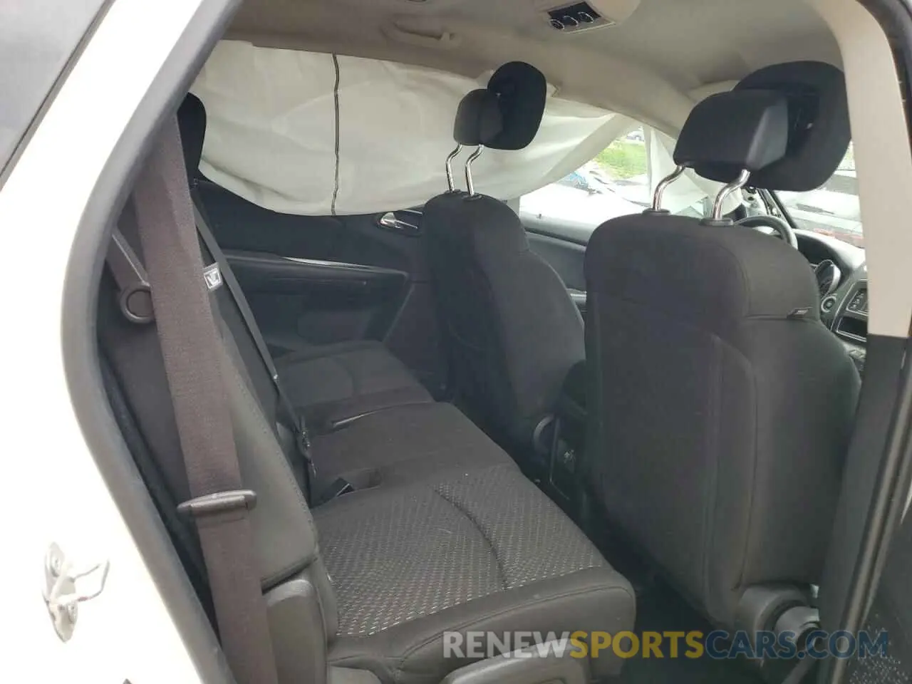 11 Photograph of a damaged car 3C4PDCBB5KT821359 DODGE JOURNEY 2019