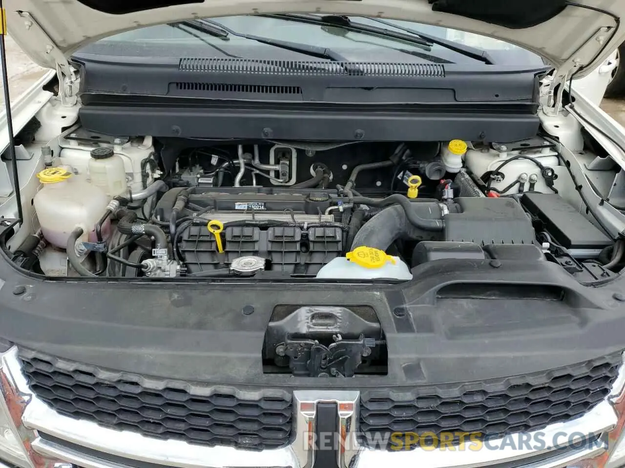 12 Photograph of a damaged car 3C4PDCBB5KT821359 DODGE JOURNEY 2019